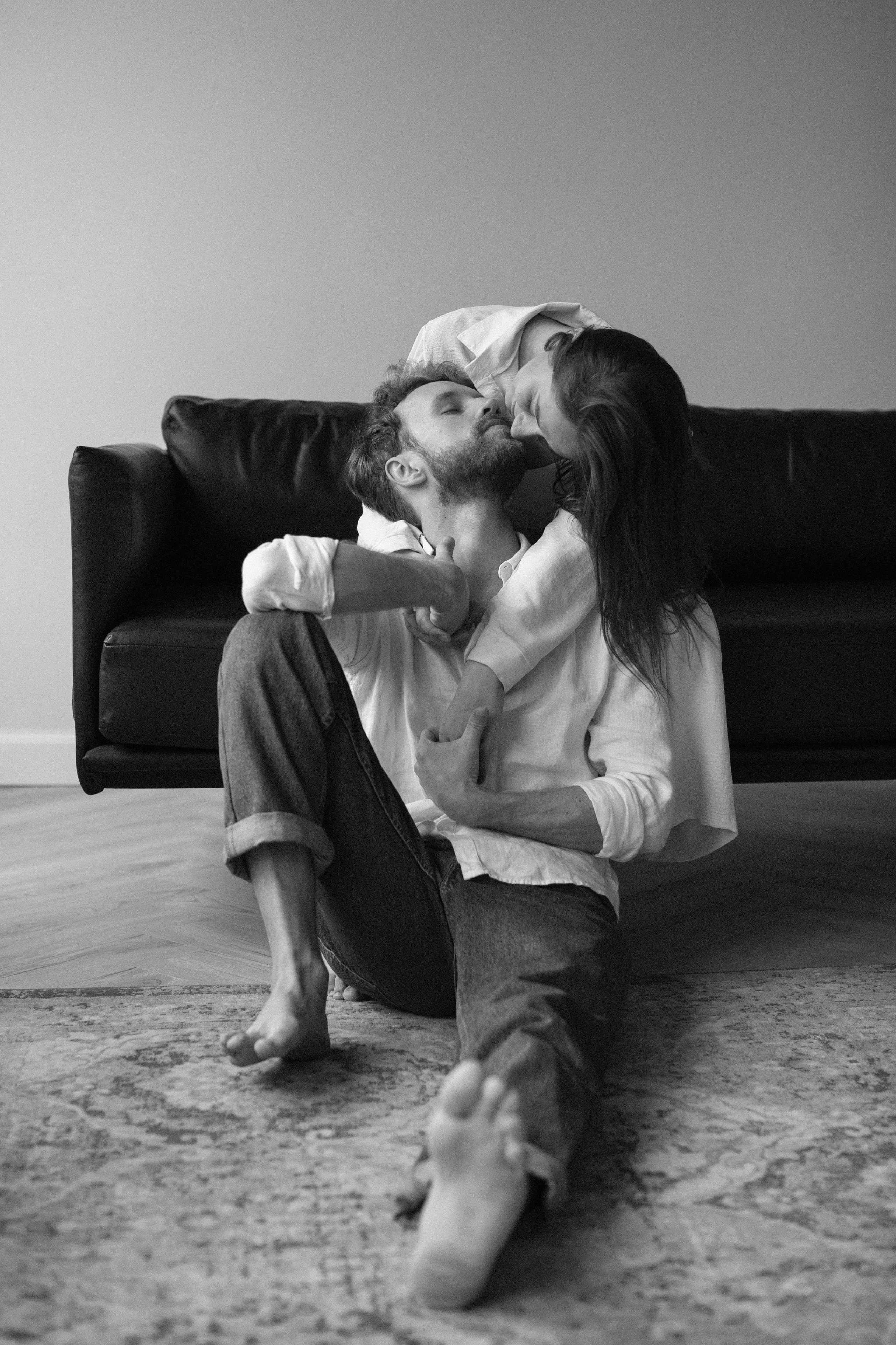 Liam & Emma: romantic rainy day photo session. Alice Bell — Wedding photographer in New York
