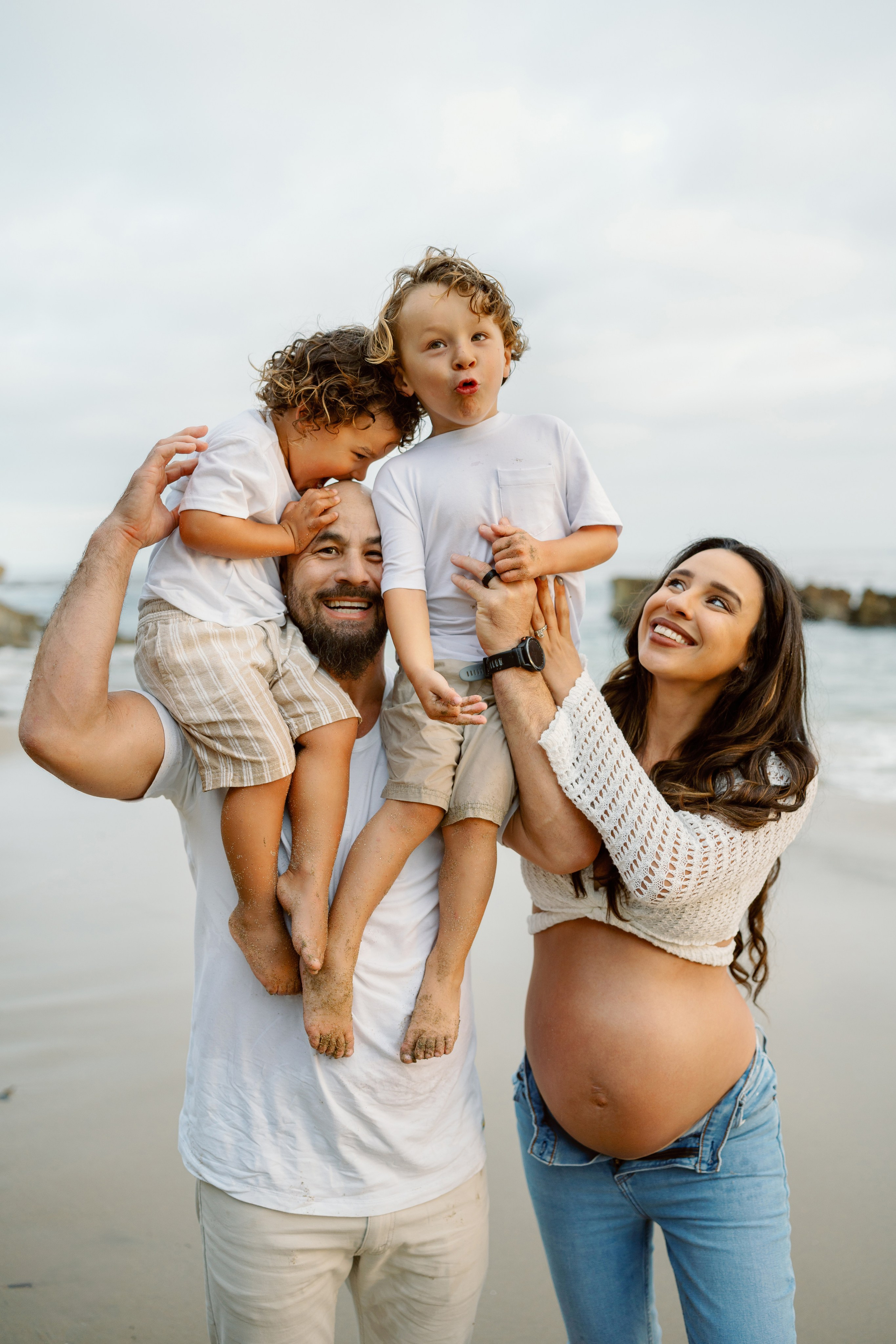 Maternity Photoshoot at Laguna Beach. Wedding Photography & Videography Team in California, Los Angeles, San Francisco, San Diego and Travel