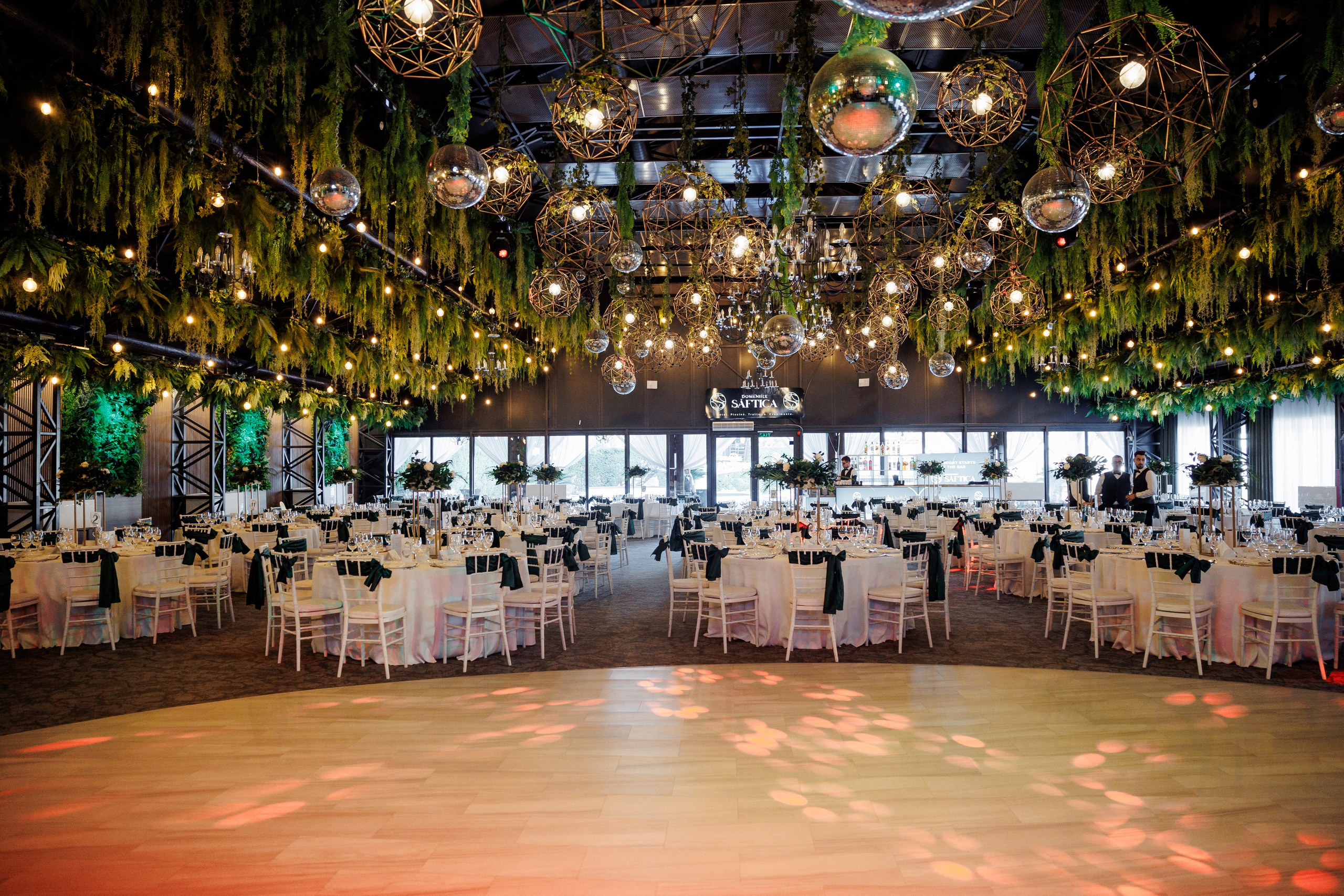 Raluca & Bogdan - Domeniile Saftica. MDimaFotoStudio. Fotograf de nuntă, evenimente private și de familie