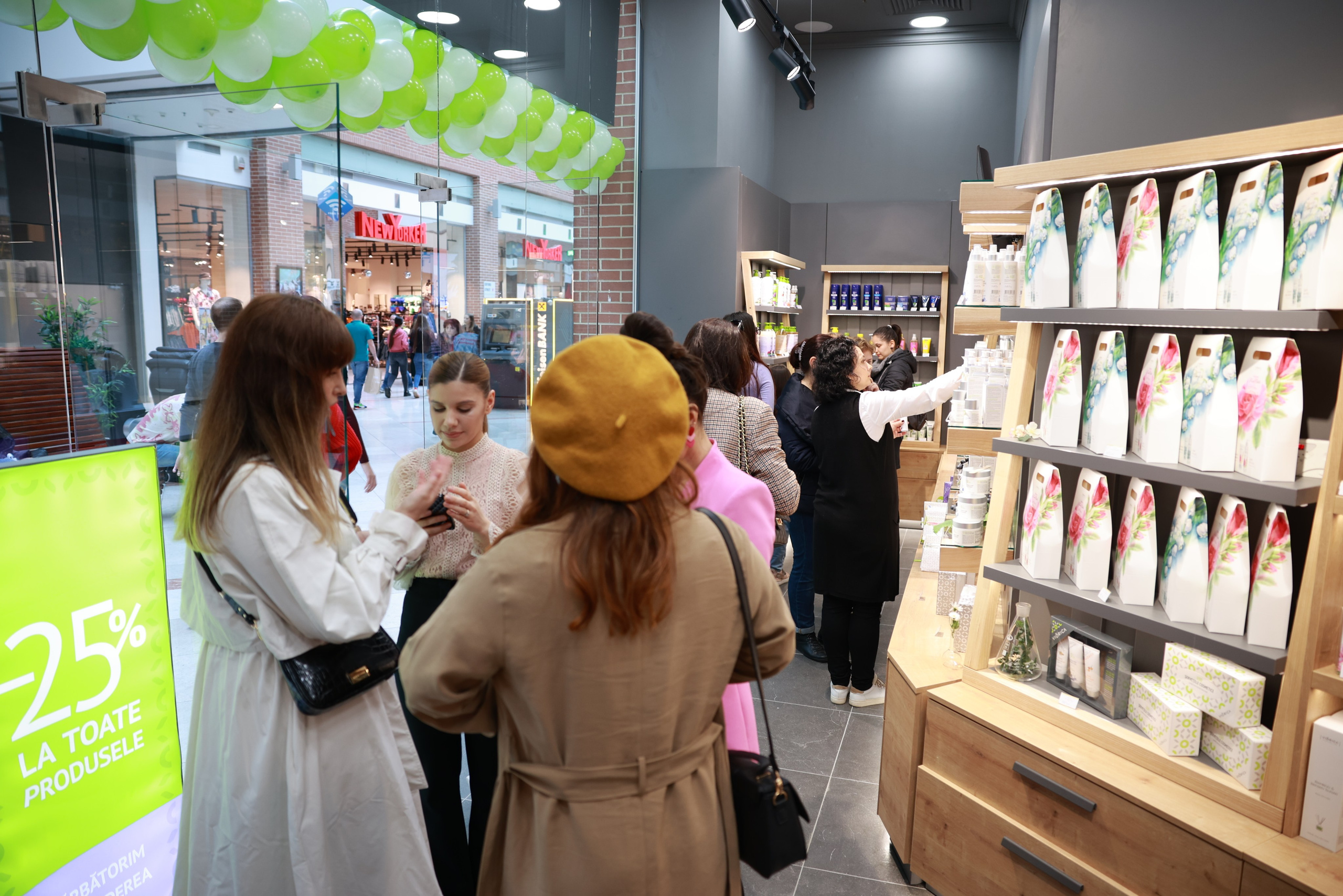 Fotografii deschidere magazin Viorica. MDimaFotoStudio. Fotograf de nuntă, evenimente private și de familie