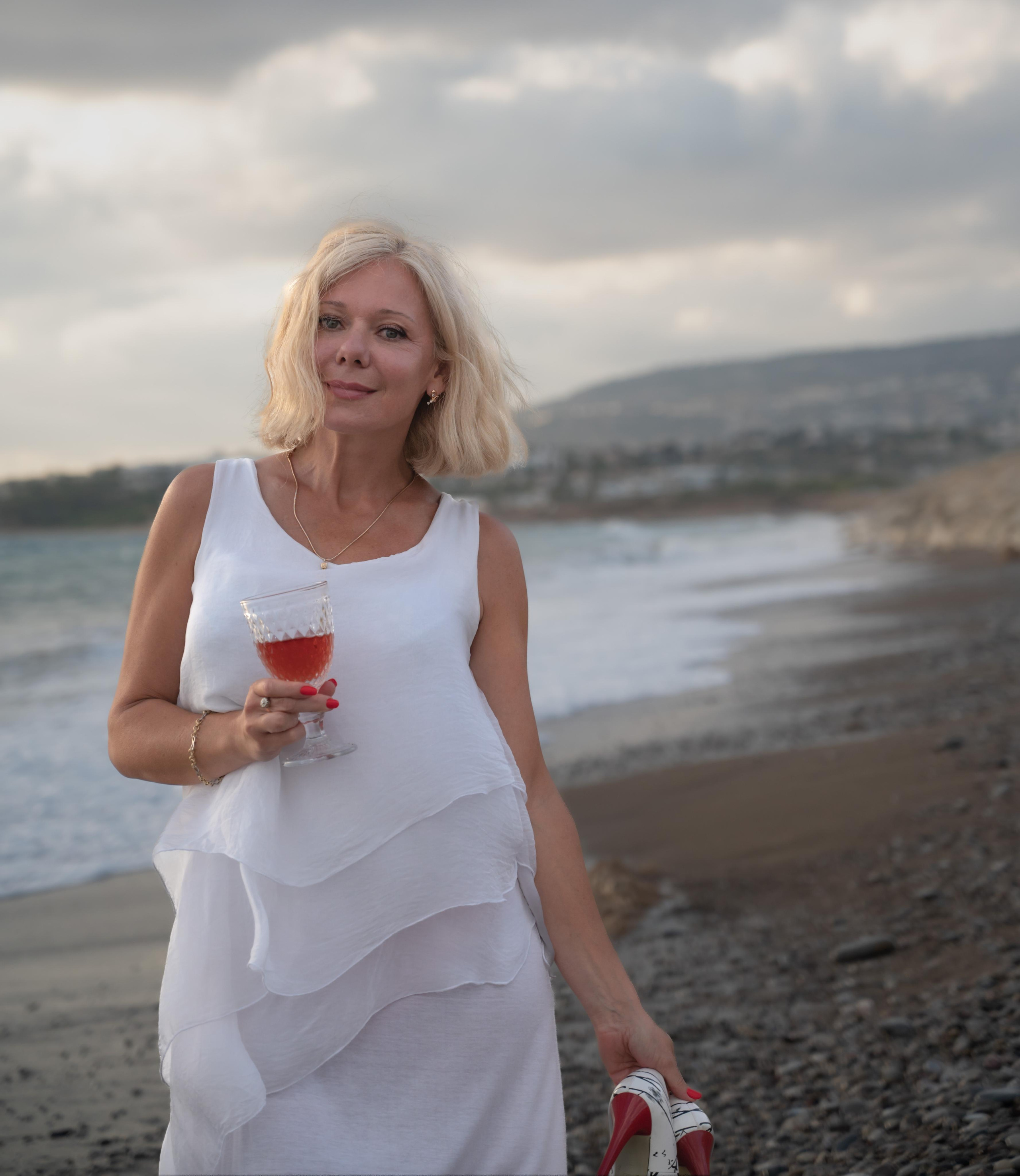 Natalie Summer2022. KATY GOLD PHOTOGRAPHY