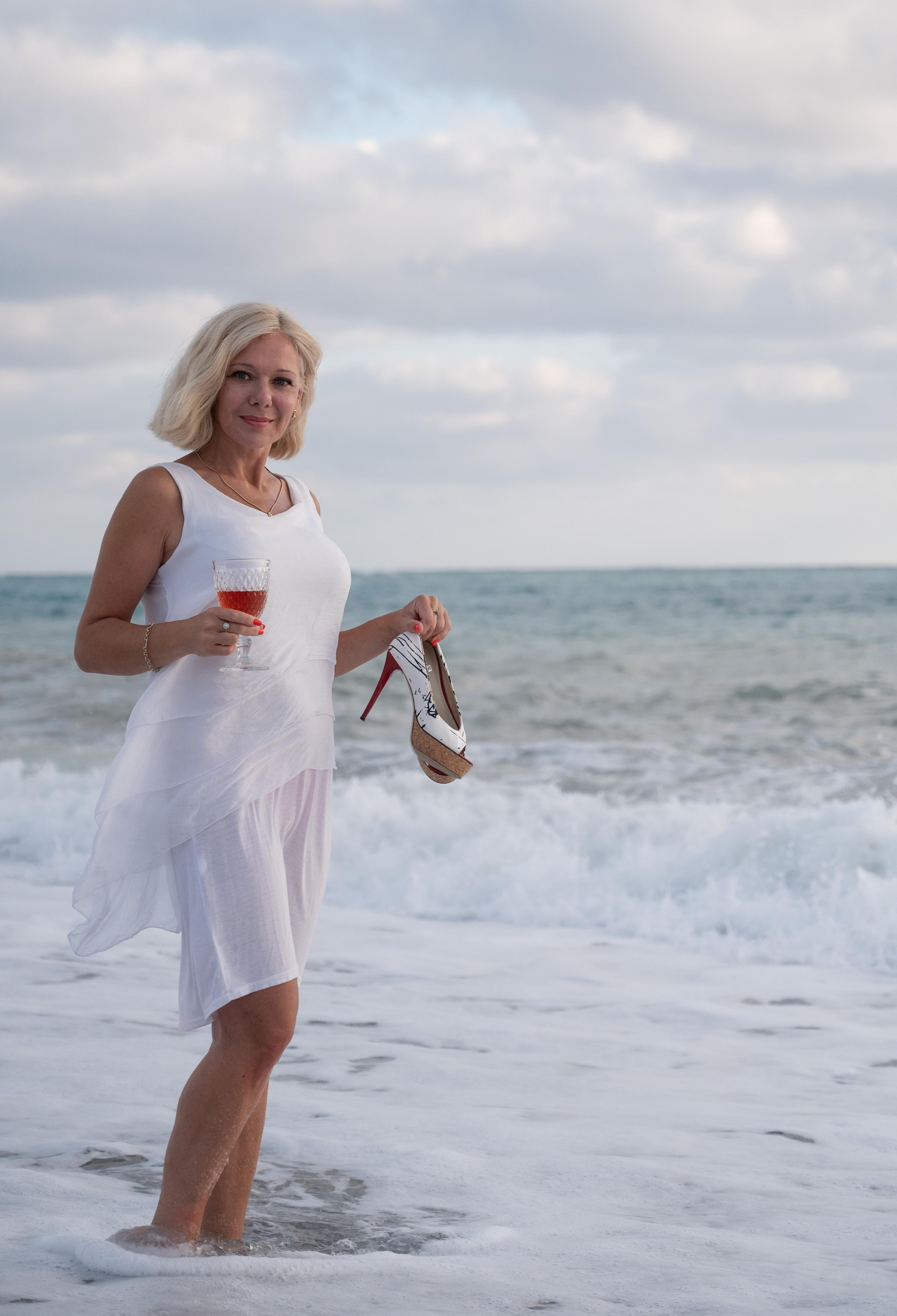 Natalie Summer2022. KATY GOLD PHOTOGRAPHY