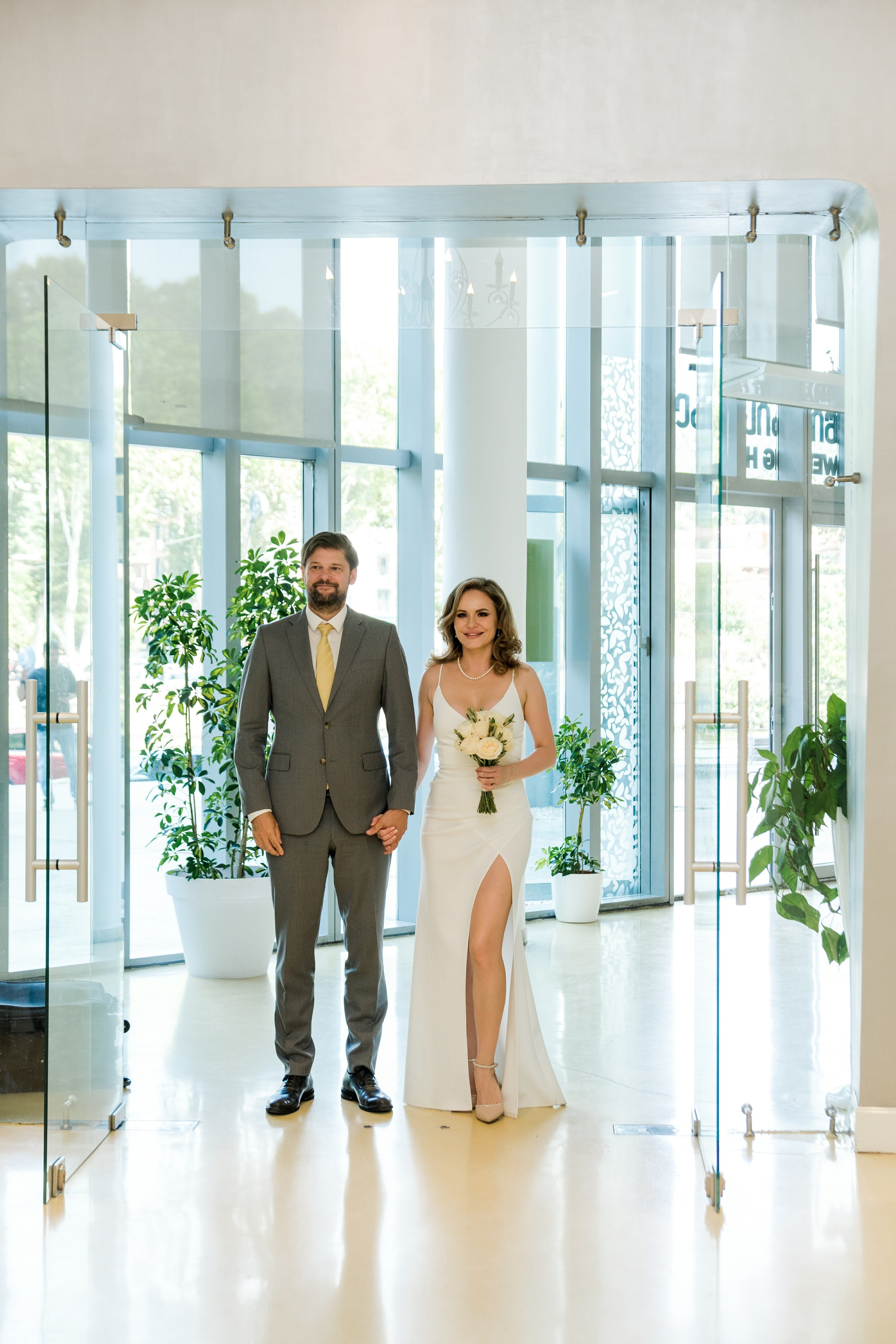 Свадебная пара из Англии и России в Тбилиси. Свадебные фотографы в Грузии, Армении. Макс Коваленко и Лара Татосян. Свадебный видеограф