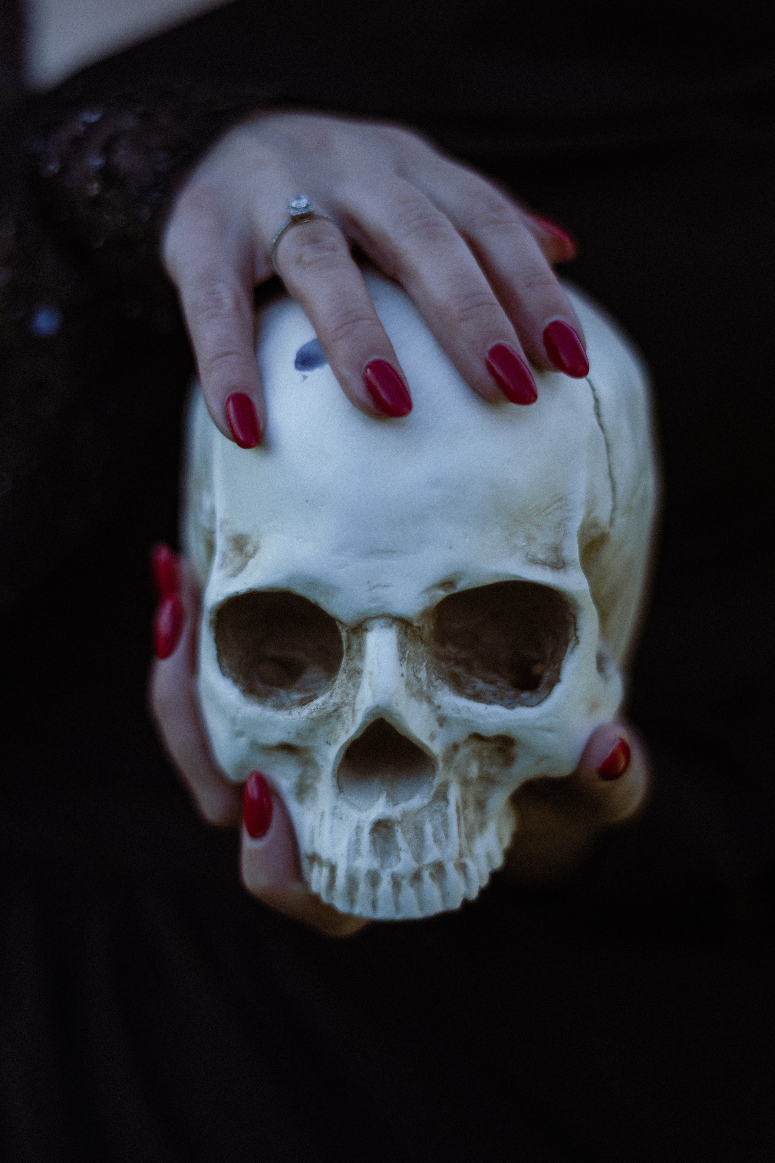 Daria in Gothic Style. Photographer in Greece Kristina