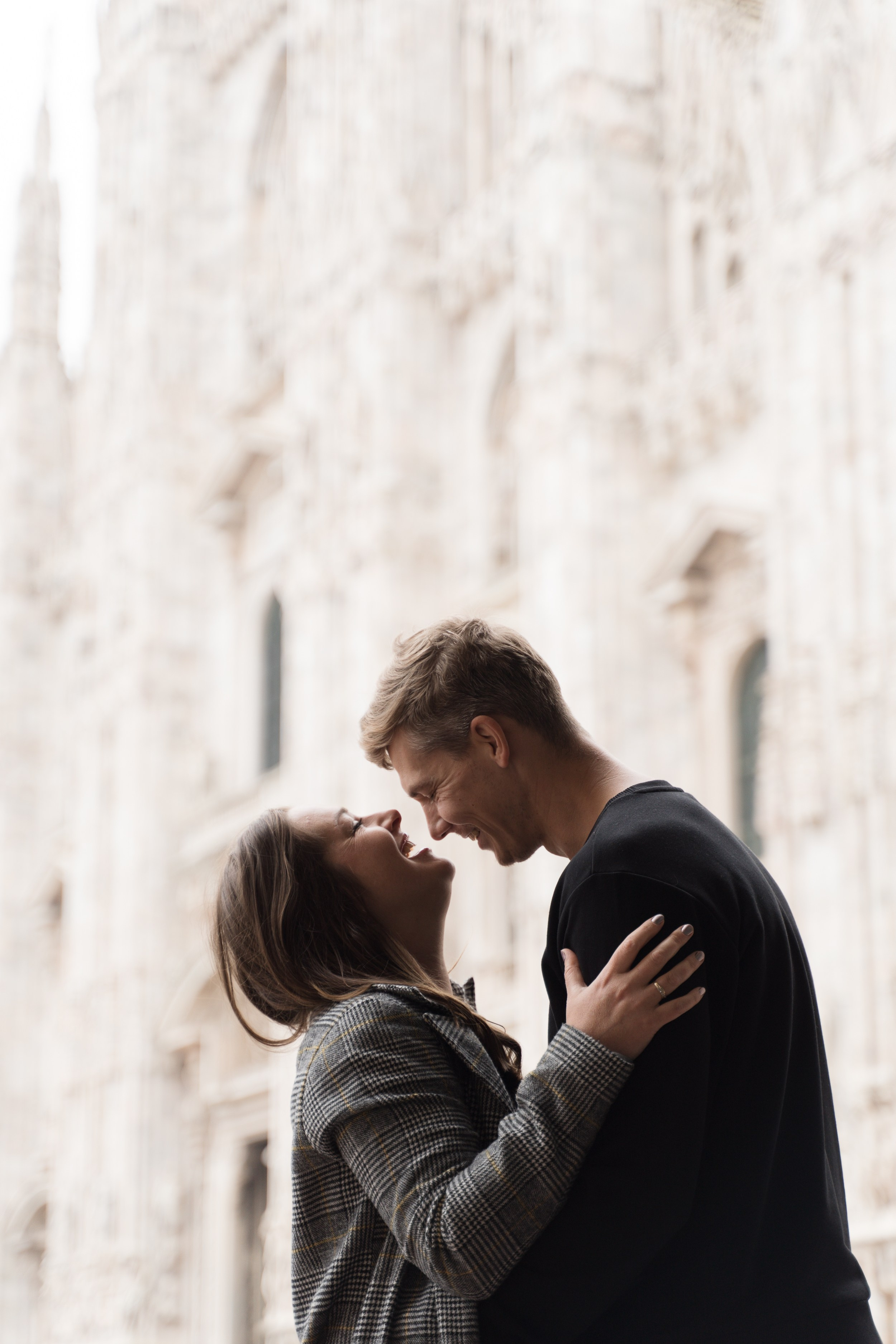 Winter Photo Walk in Milan. Proposal Photographer in Lake Como
