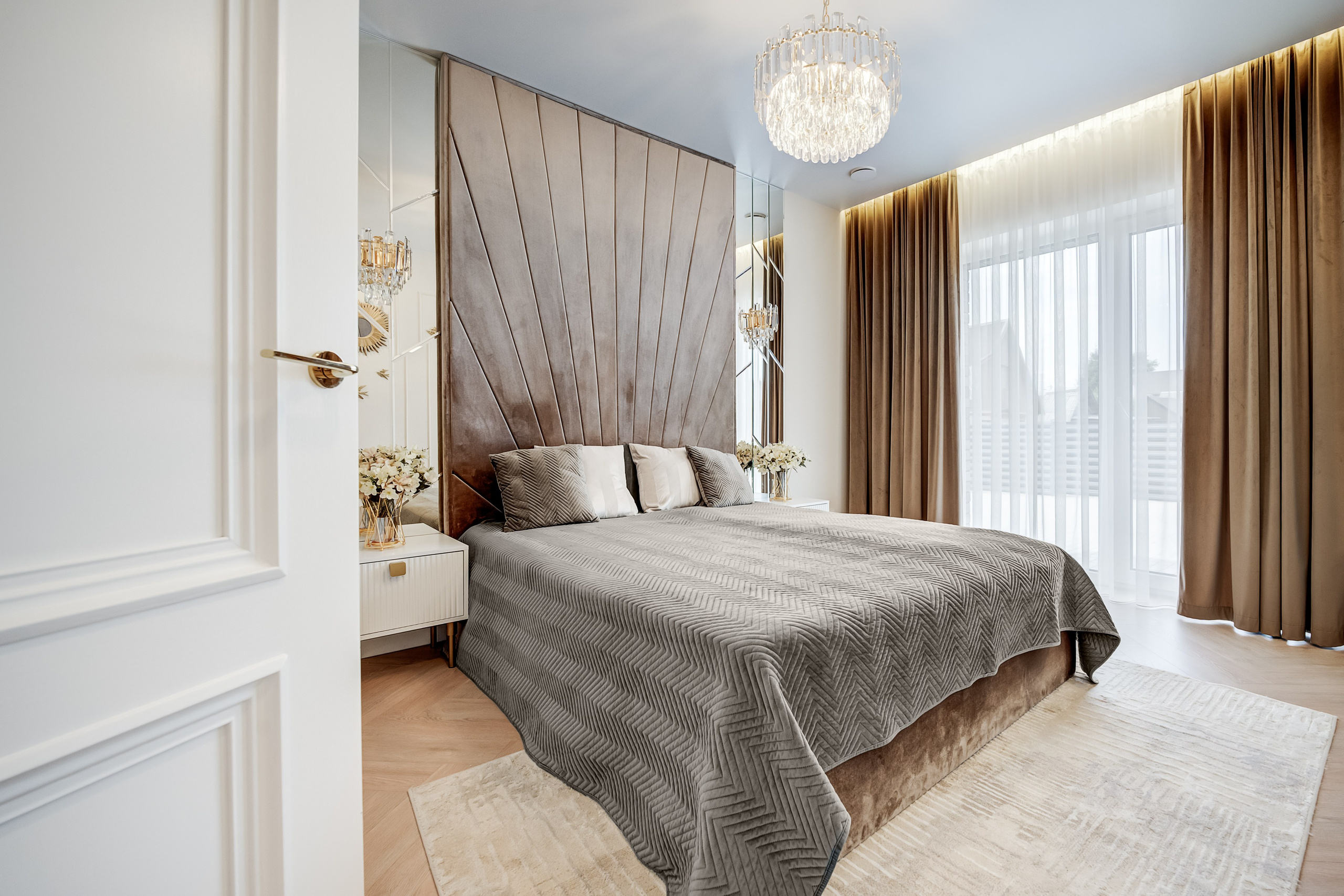 Lentvaris, gražus namas. Elina Sapiega fotografė Vilniuje