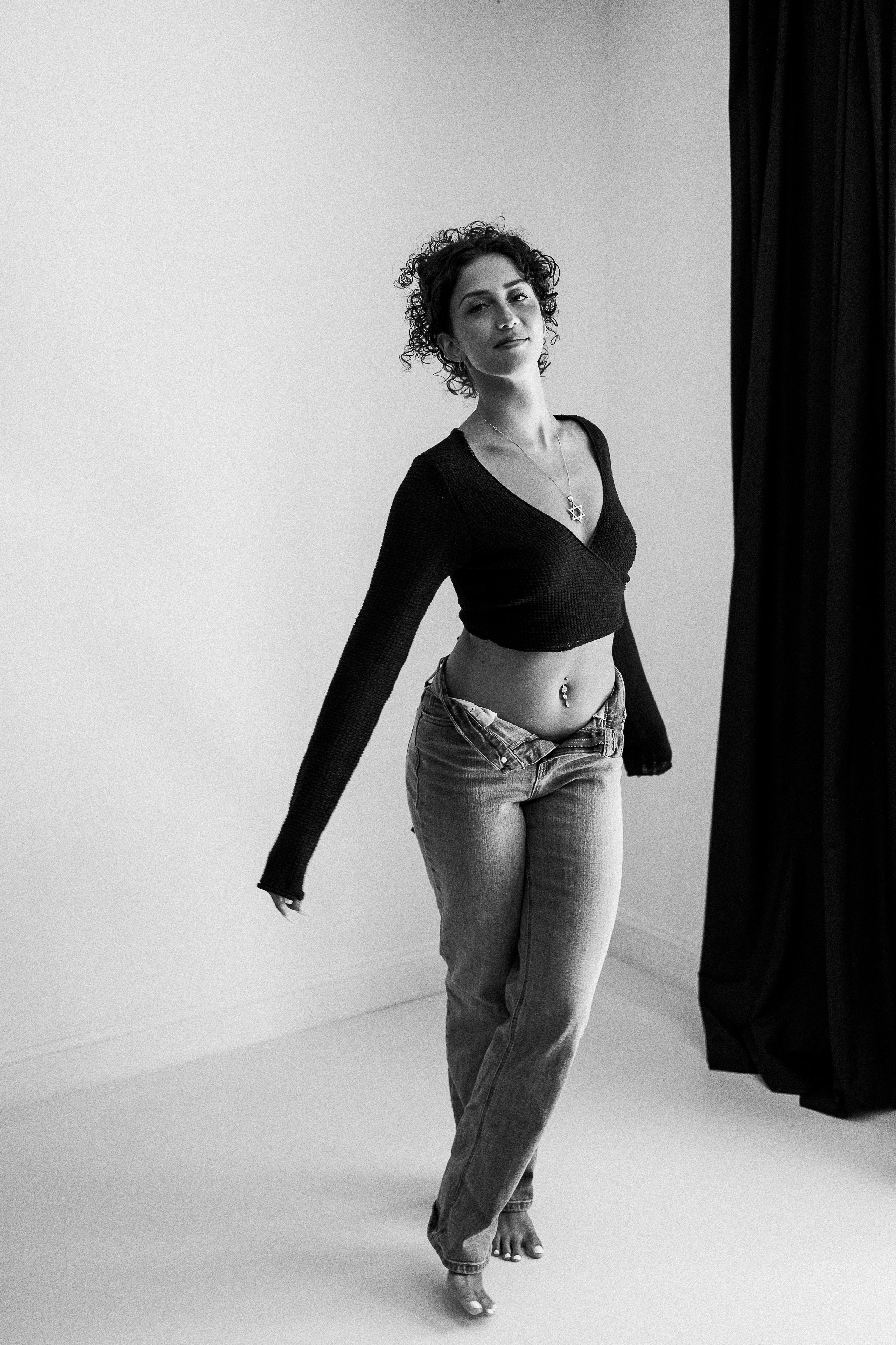 J. Rawnoir- Portrait photography by Daria Paliy.Timeless black&white portraits of women in NYC area