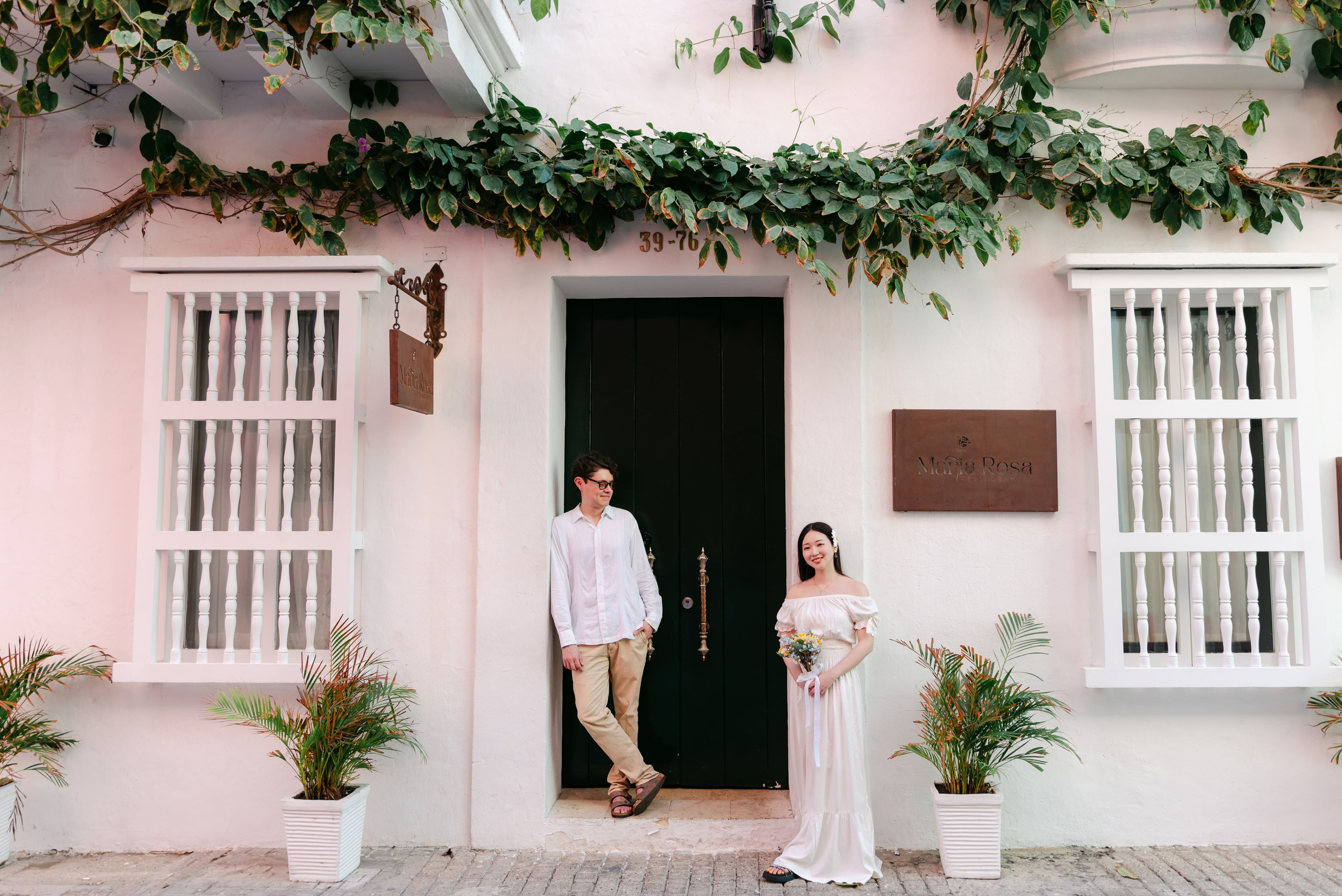 Preboda destino en Cartagena | Sesión romántica Colombia – Japón. Fotógrafos de bodas en Barranquilla, Cartagena y Santa Marta | BanderArt