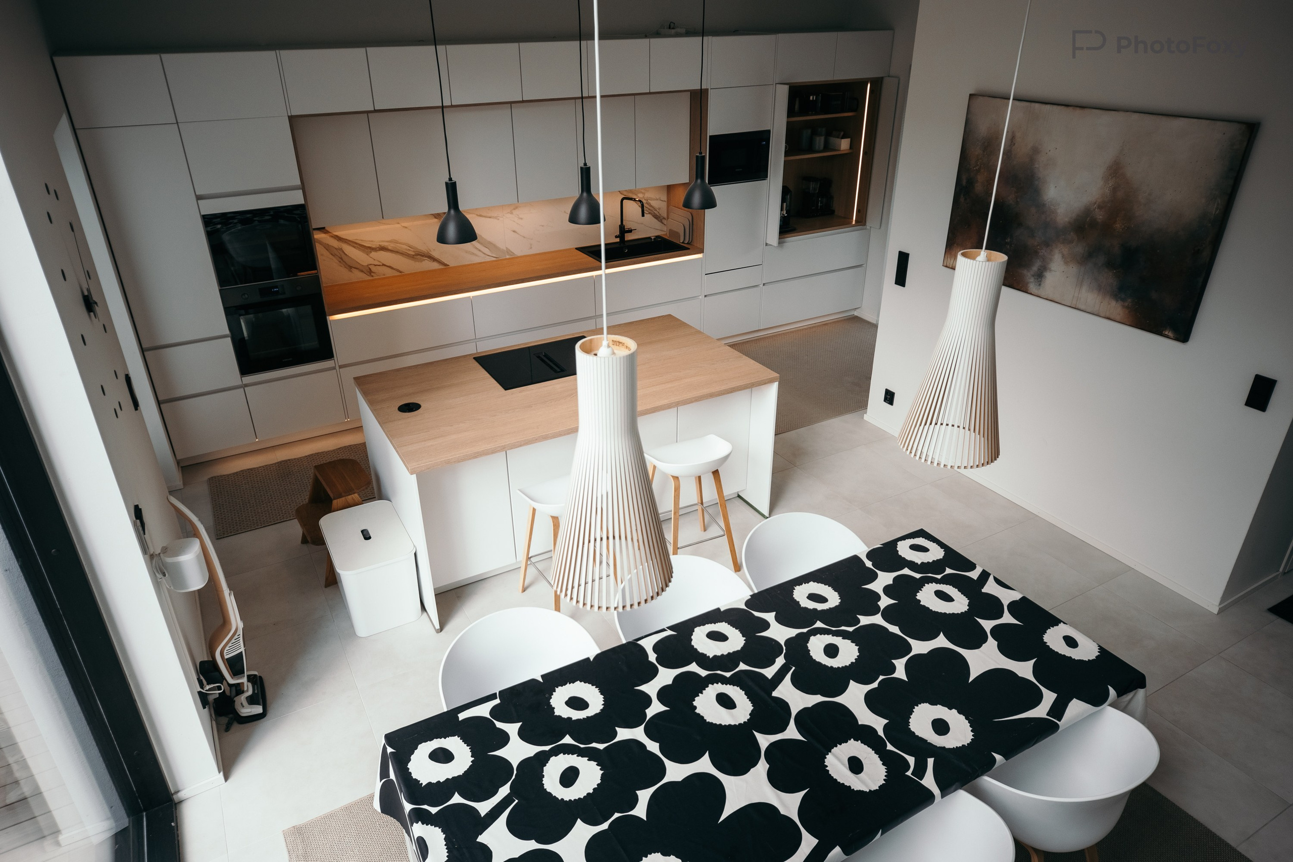 Skandinaavinen lämpö. Valokuvaaja Lahti, Helsinki Elena Salonen