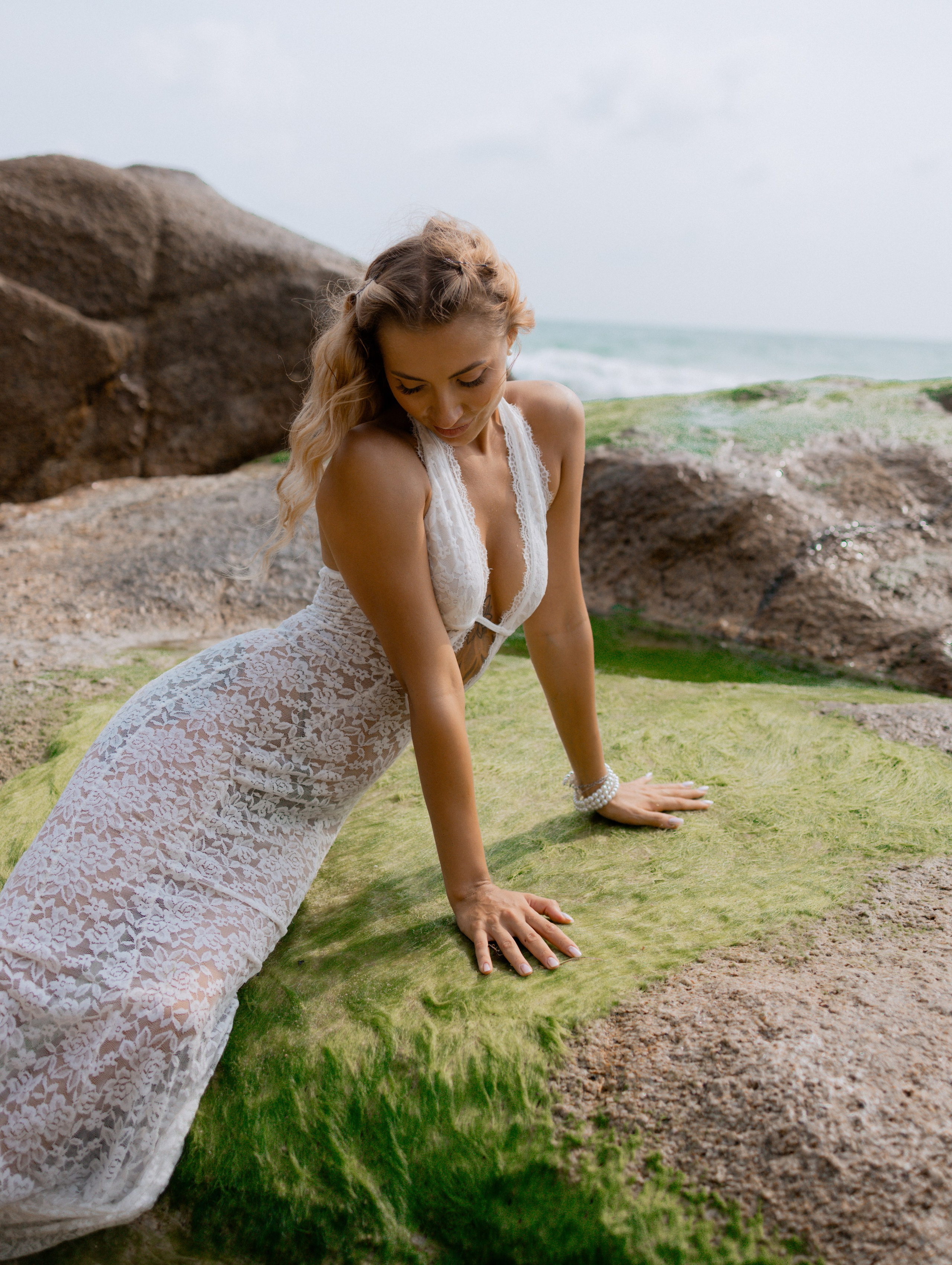INDIVIDUAL WOMEN'S PHOTO SHOOT. Photographer on Koh Samui