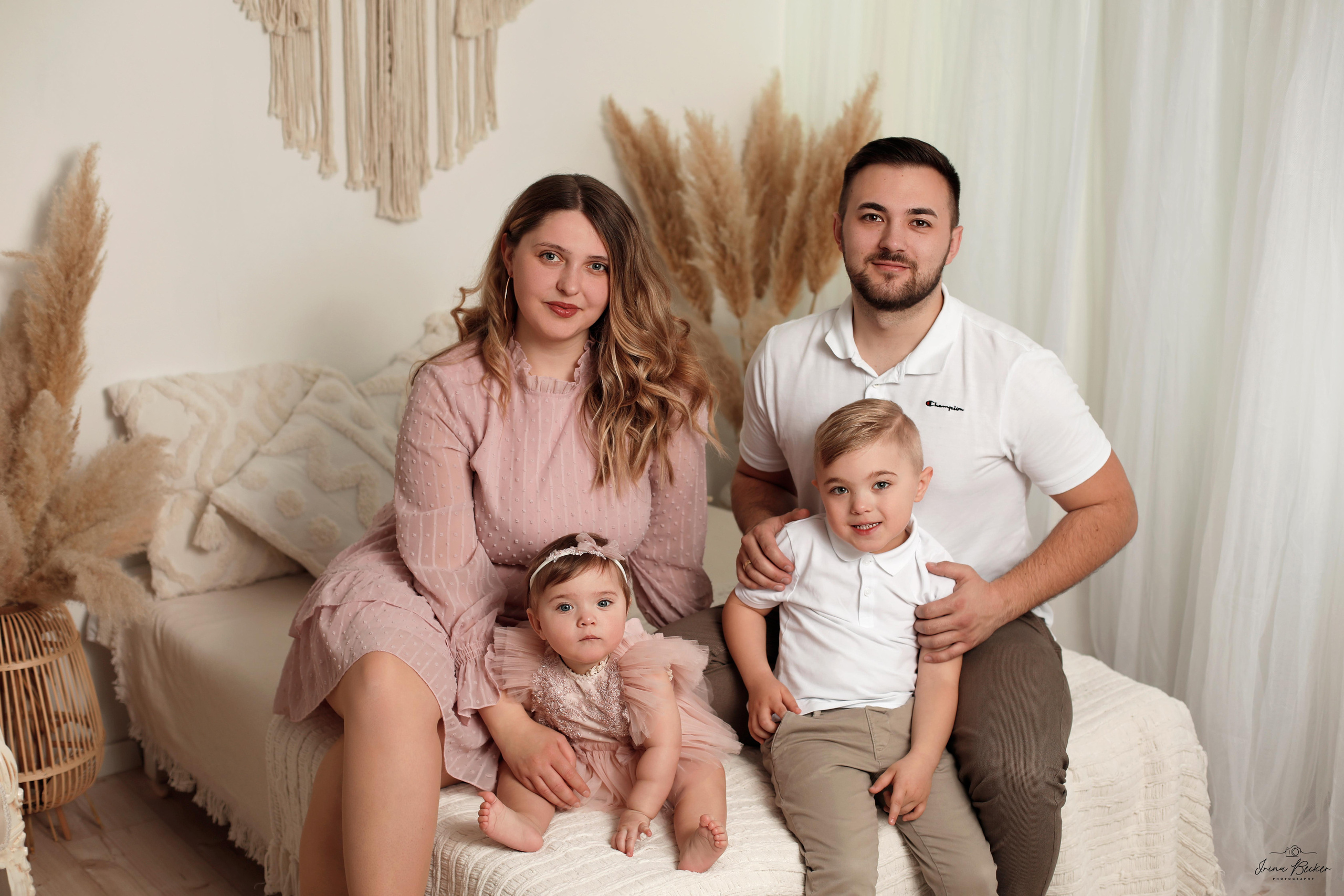 Babyfotograf Ulm, Babyfotograf Neu-Ulm, Babyfotograf Münsingen, Babyfotograf Metzingen, Babyfotograf Göppingen, Babyfotograf Tübingen, Babyfotograf Memmingen, Babyfotograf Reutlingen, Babyfotograf Stuttgart, Babyfotograf Günzburg, Babyfotograf Biberach an der Riss, Babyfotograf Alb-Donau-Kreis, Babyfotograf Bad Saulgau, Babyfotograf Bad Waldsee, Babyfotograf Ehingen, neugeborenenfotografie Ulm, neugeborenenfotografie Neu-Ulm, neugeborenenfotografie Stuttgart, neugeborenenfotografie Metzingen, neugeborenenfotografie Münsingen, neugeborenenfotografie Bad Saulgau, neugeborenenfotografie Bad Waldsee, neugeborenenfotografie Ehingen, neugeborenenfotografie Langenau, neugeborenenfotografie Ravensburg, neugeborenenfotografie Sigmaringen, Fograf Ulm, Fotograf Ehingen, Fotograf Bad Waldsee, Fotograf Friedrichshafen, Baby Ulm, Entbindung Ulm, babyfotograf Erbach, Babyfotograf Blabeuren, Babyfotograf Biberach, babyshooting ulm, babyshooting metzingen, babyshooting ehingen, Babybauchshooting, Schwangerschaftsshooting, Babybauchbilder, Babybauchfotografie Ulm, Matmaternity, studiophotography.studiophotoshoot