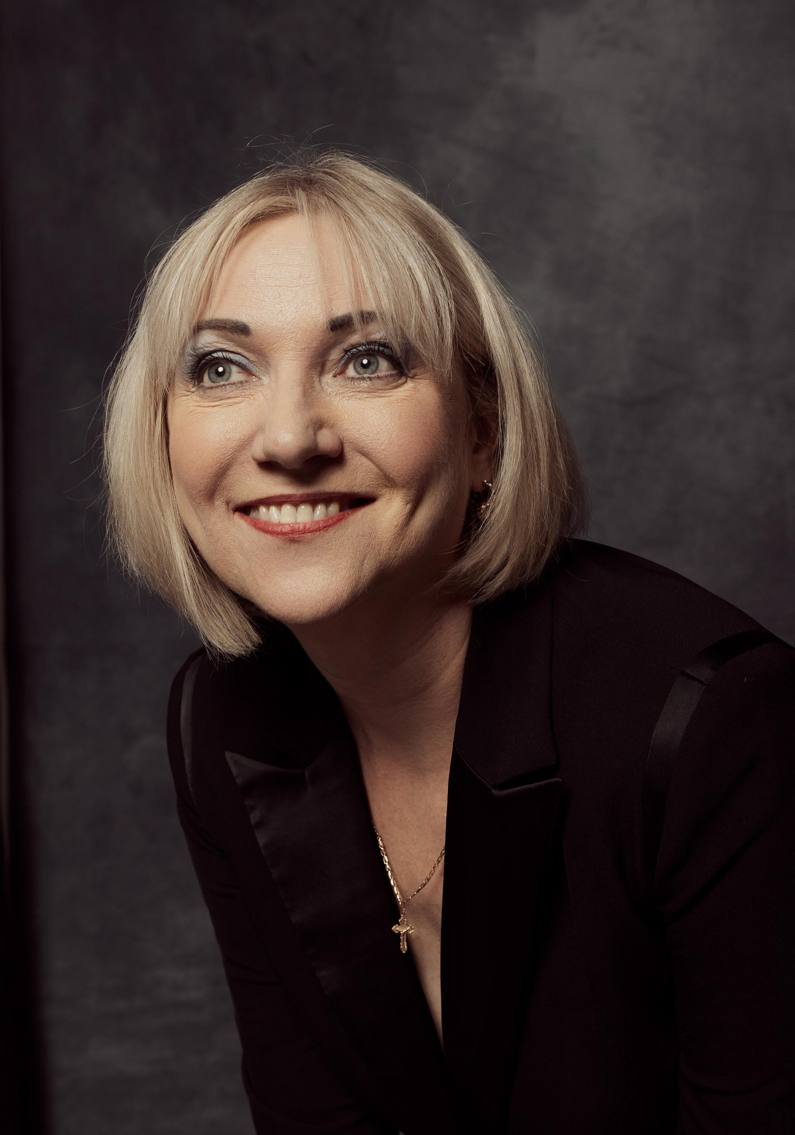 Professional. Portrait, pet and family photographer Jenny in Calgary