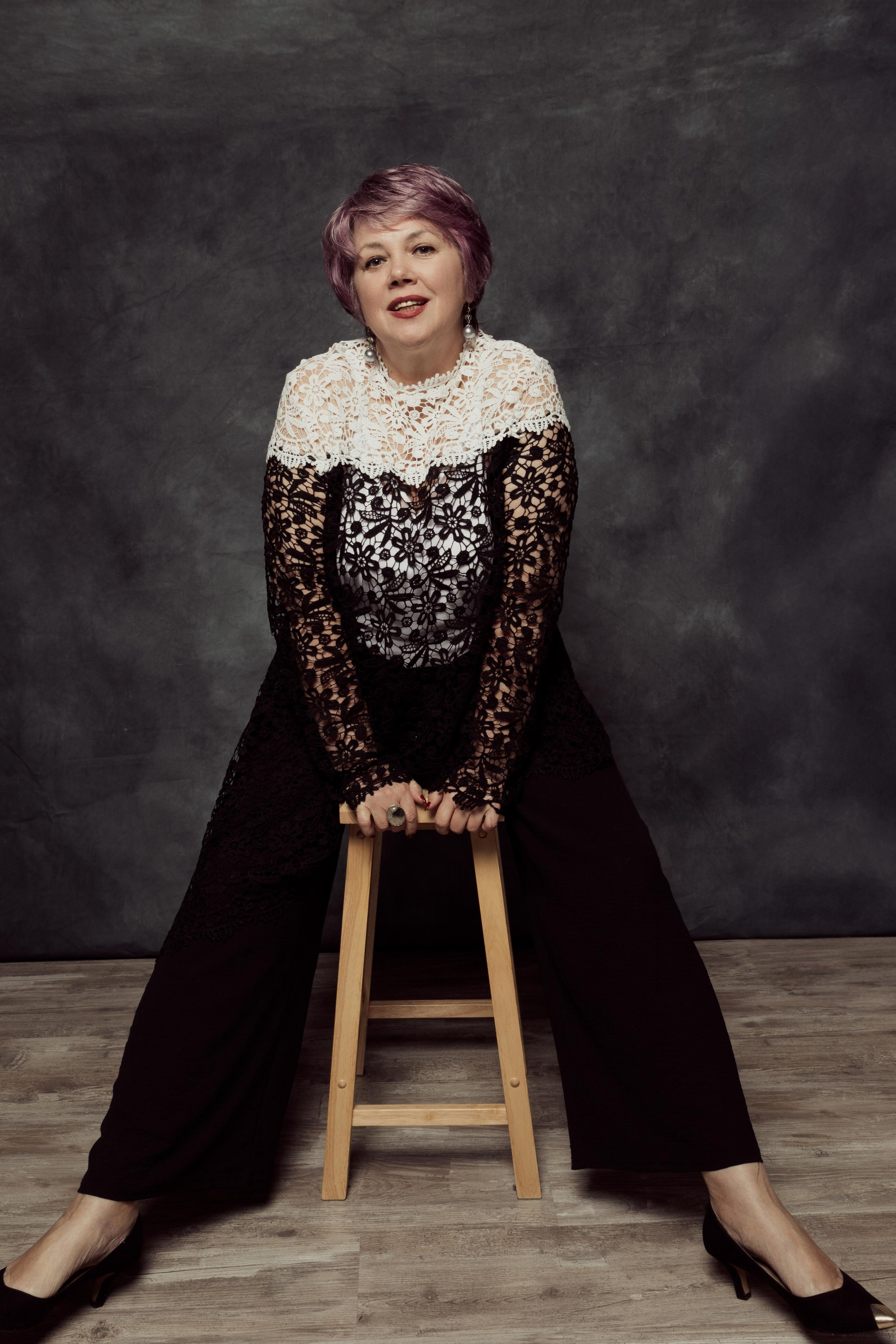 Professional. Portrait, pet and family photographer Jenny in Calgary