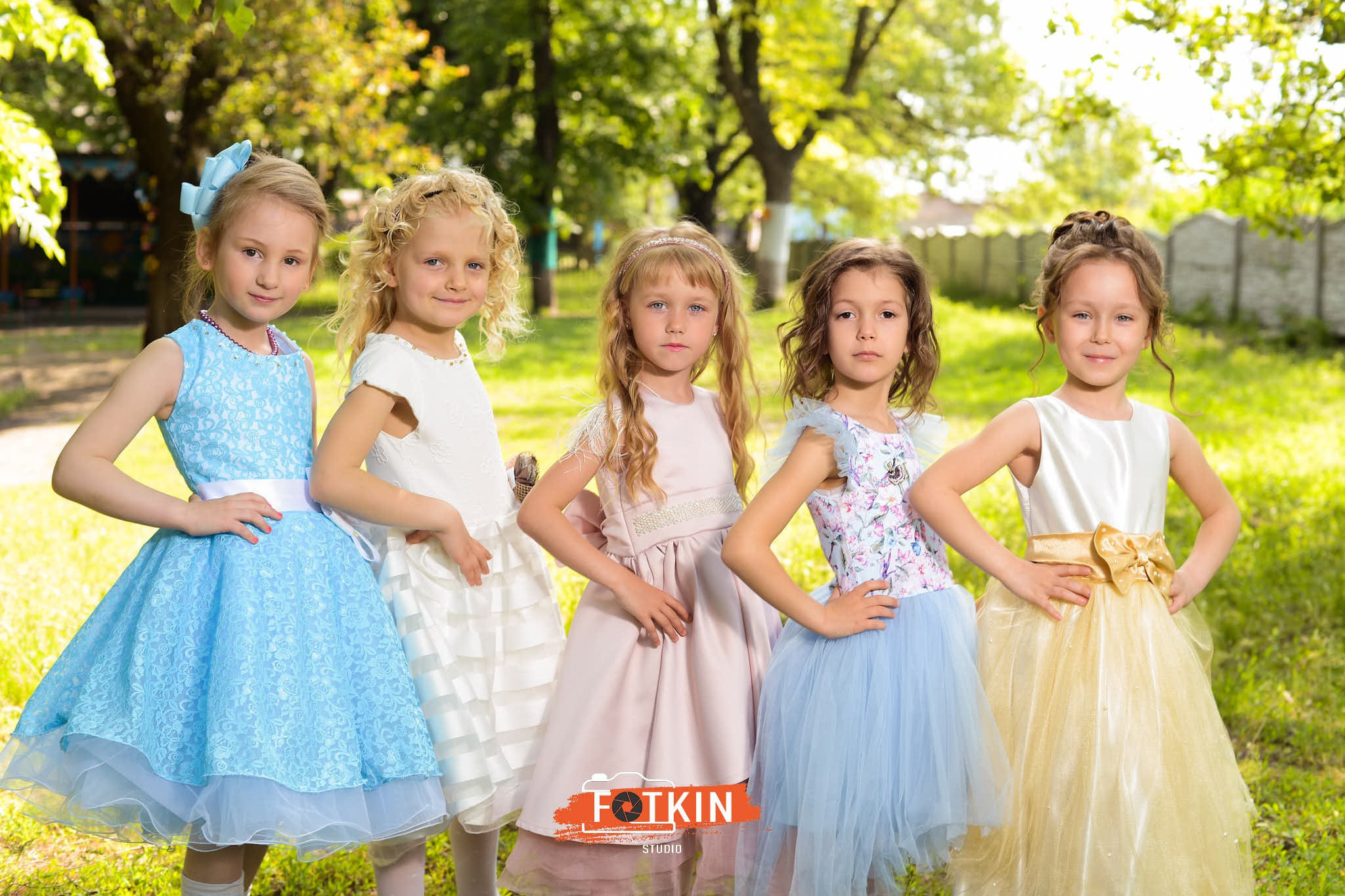 Випускний альбом в дитячому садку на замовлення Київ. Випускні альбоми фотокниги Київ та Дніпро