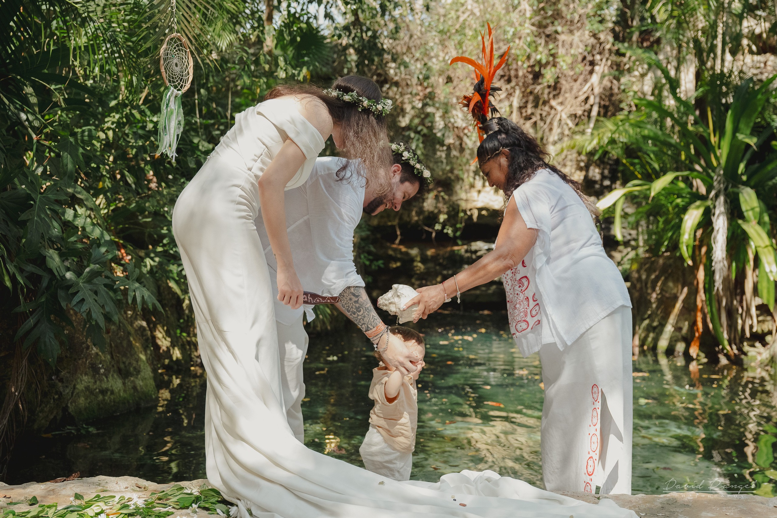 Mayan Weddings. Destination wedding photographer based in Cancun and Riviera Maya with service worldwide