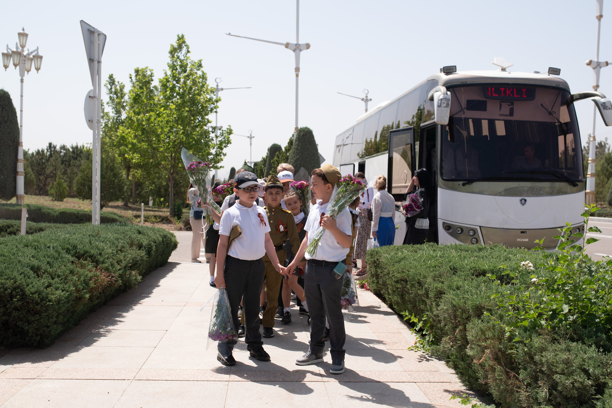 Вечный огонь 2"А» класс. Ваш фотограф в Ашхабаде Гамлет Осипов