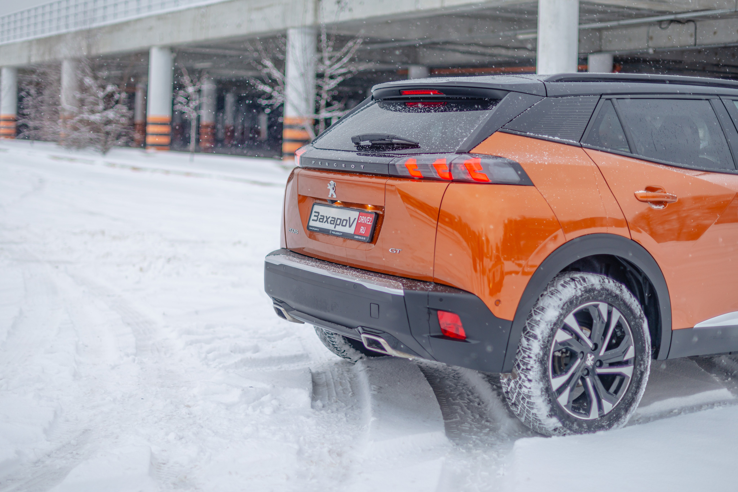 Фотосъемка автомобиля Peugeot 2008 GT. ФОТОГРАФ МЕКСИКА КИНТАНА-РОО