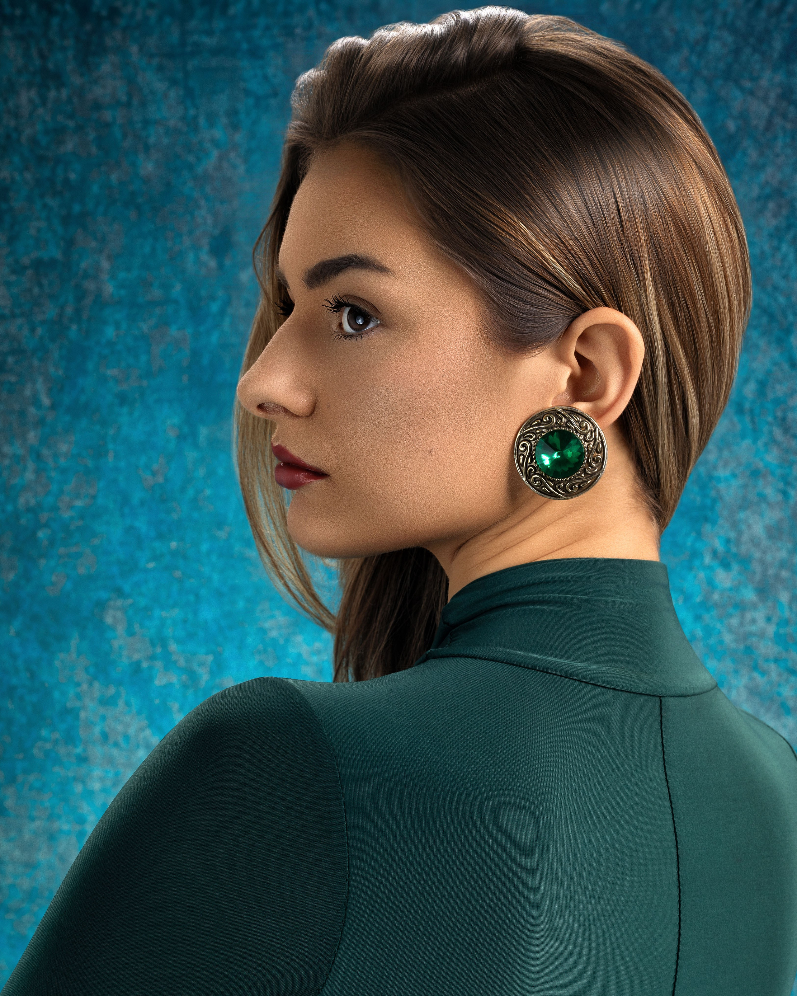 Studio foto profesional în București, specializat în portrete, beauty, fashion și fotografie de produs. Lumini de calitate. – Mitroi Iulian