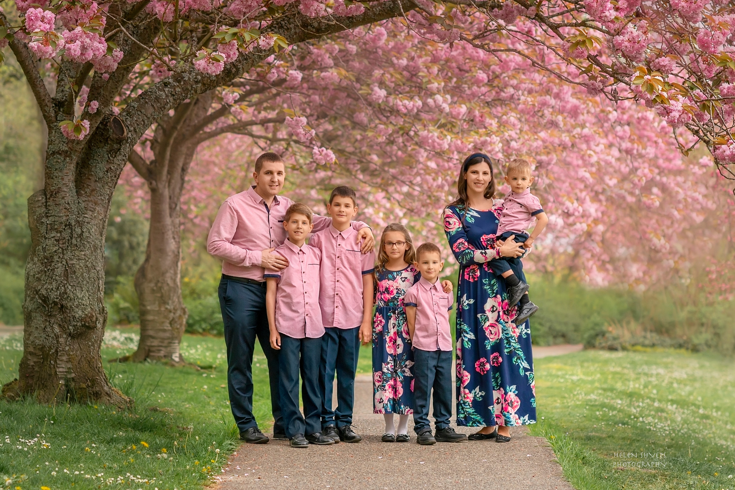 Family of Olya. Wedding & family photography in Seattle area. Helen Michelle photographer