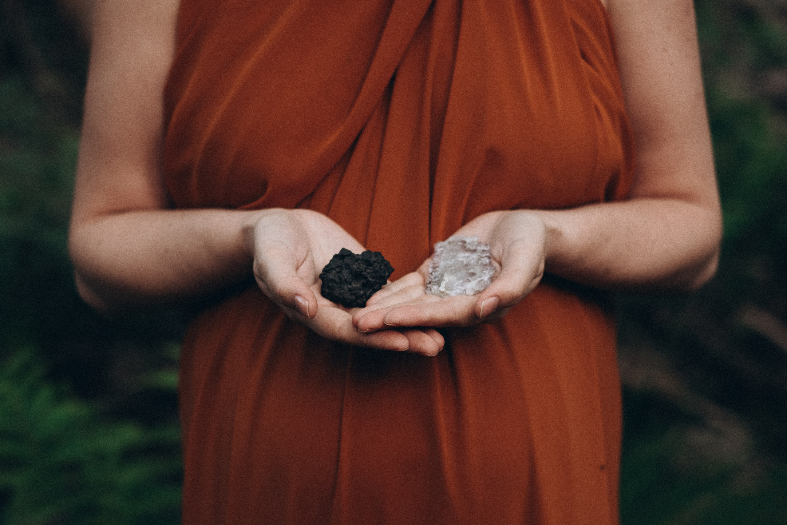 Maternity Photoshoot in Portugal — Artistic Pregnancy Session