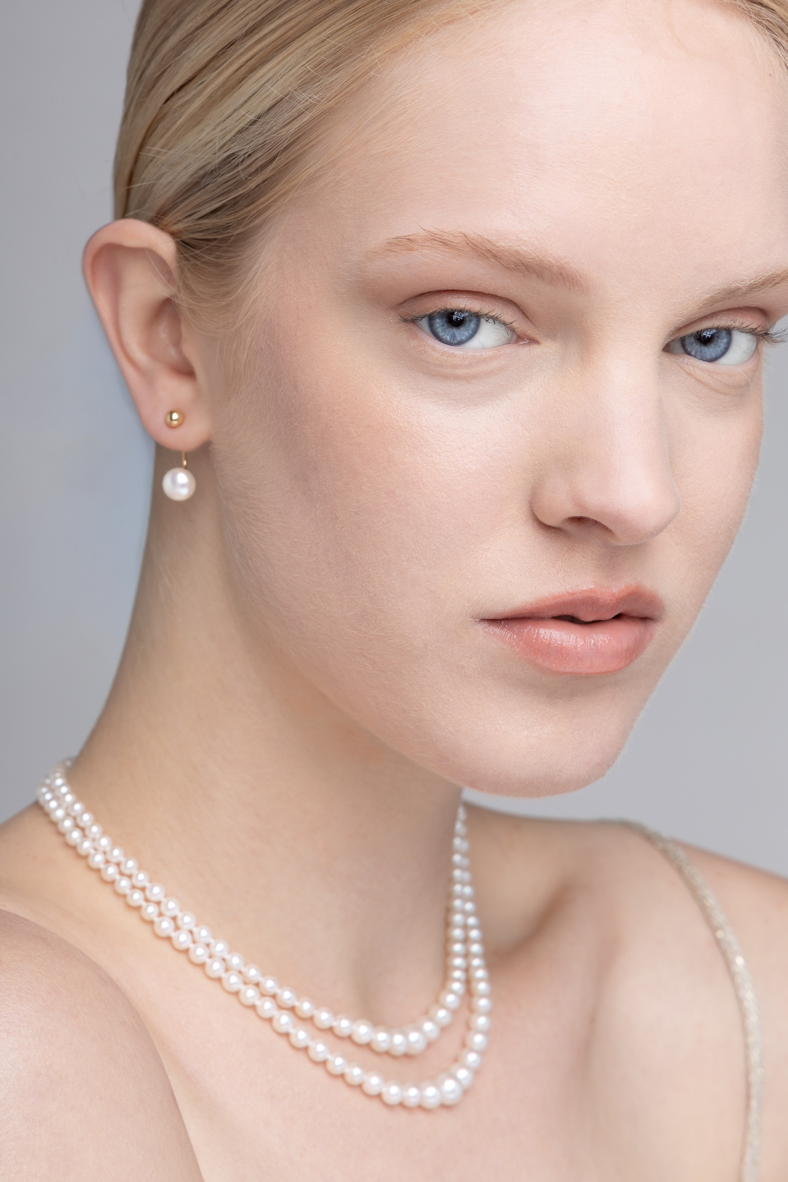Seance photo de bijoux pour Mohedano bijouterie. Photographe de mariage et de portrait dans le Tarn, Toulouse et en Occitanie