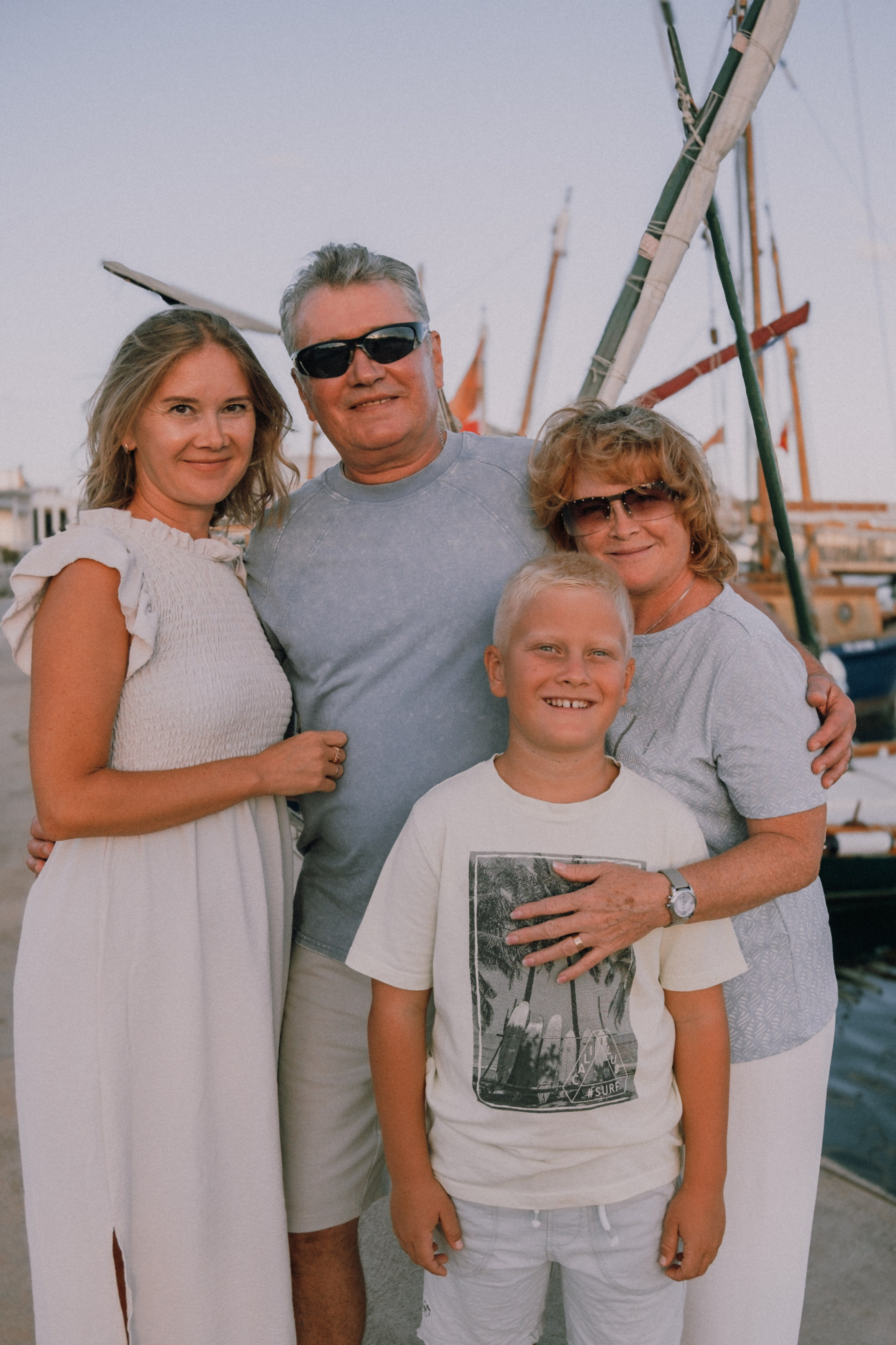 Sesión familiar en la playa. Fotografía profesional en Calafell - Elena Medvedeva