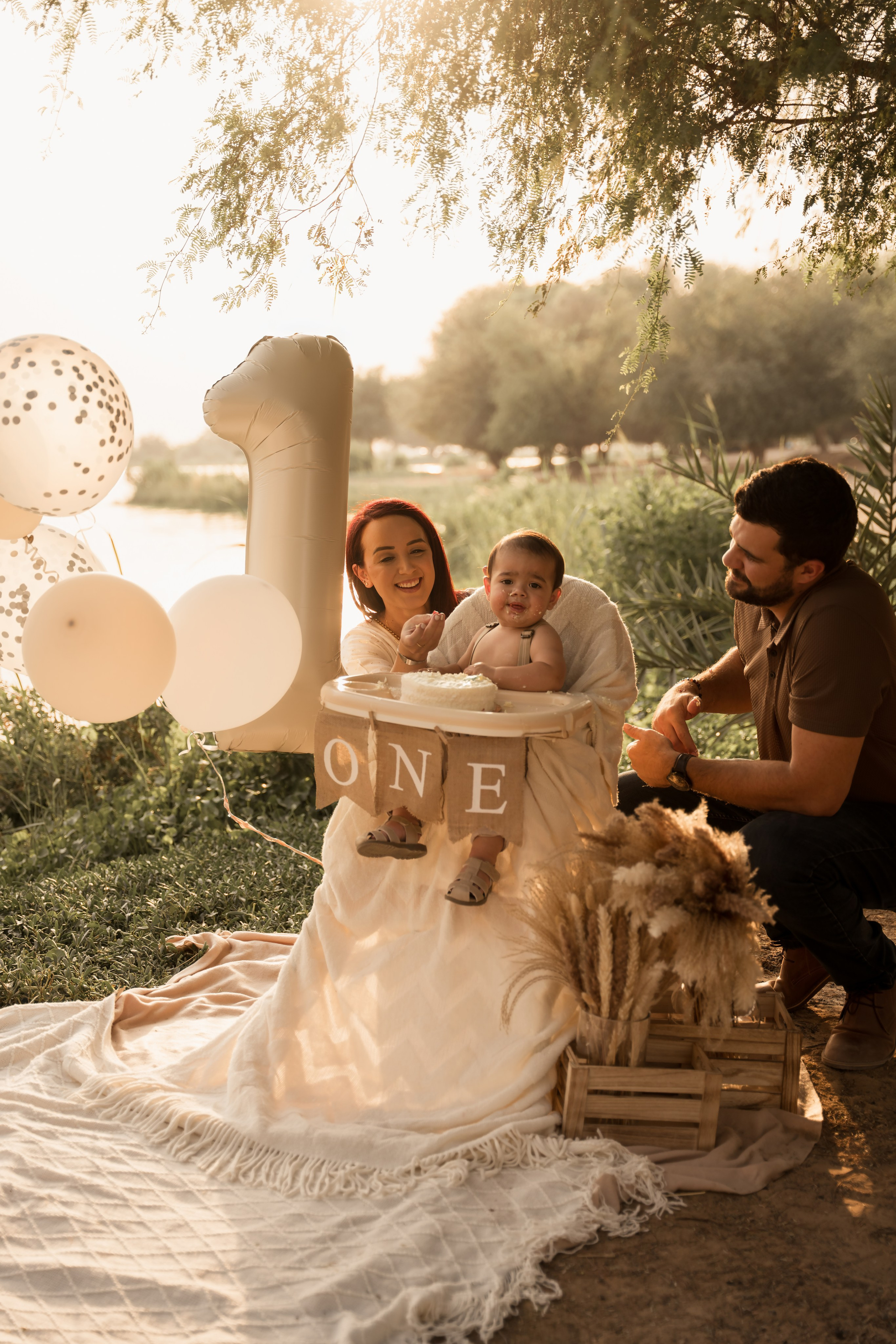 Cake by the Lake. Angela Iakovleva — Family Photographer in Dubai