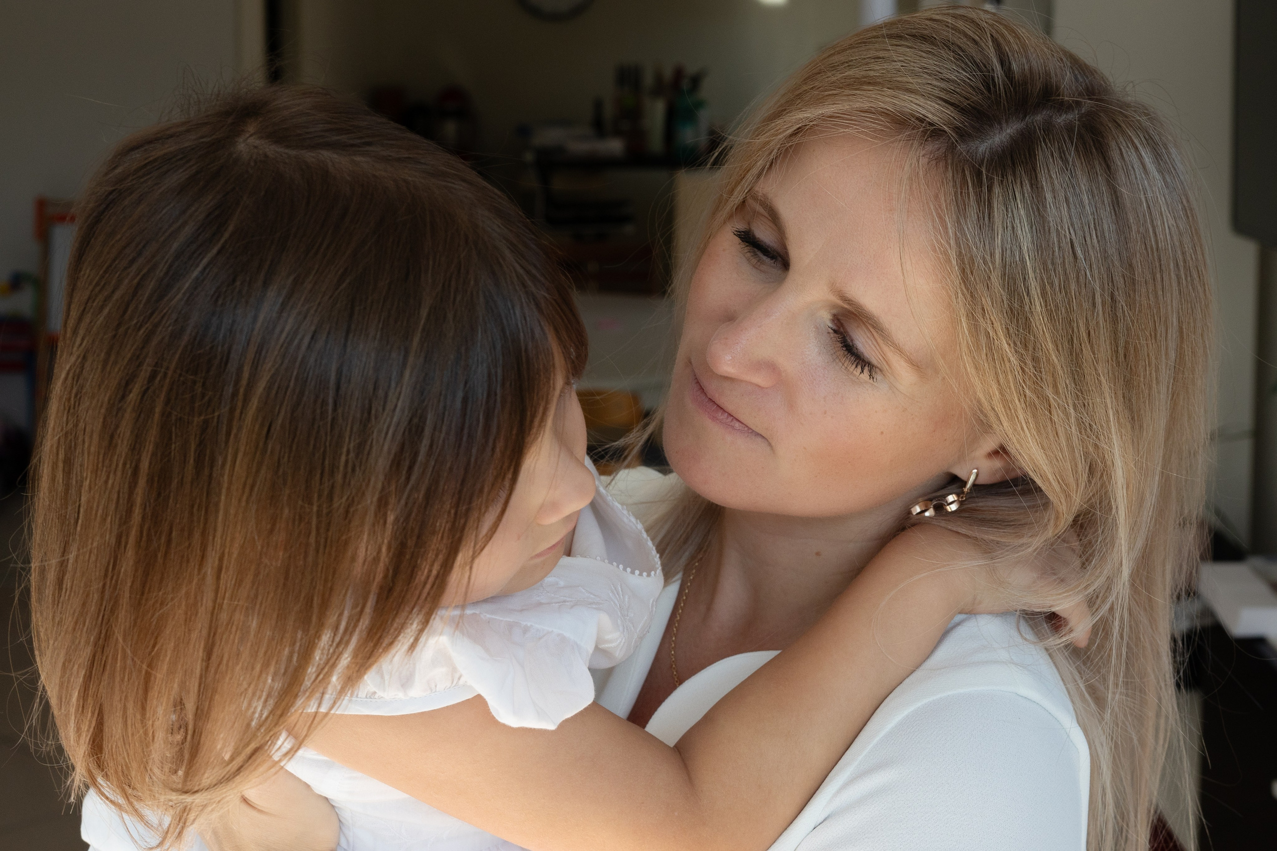 The Baptism of Diana in the Church of Saint-Sernin in Toulouse. Eugénie Smirnova — Photographe à Toulouse et dans le Sud-Ouest