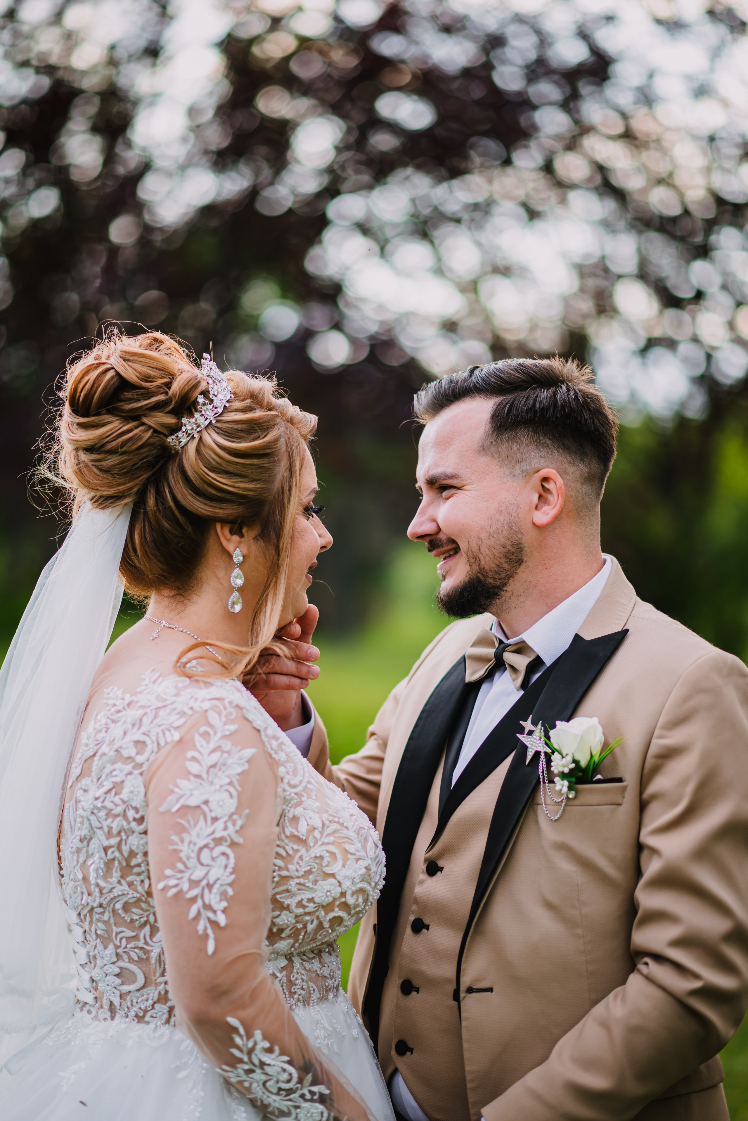 Fotografia de nuntă. Andrei Voicu Fotograf. Povești nescrise, surprinse atent