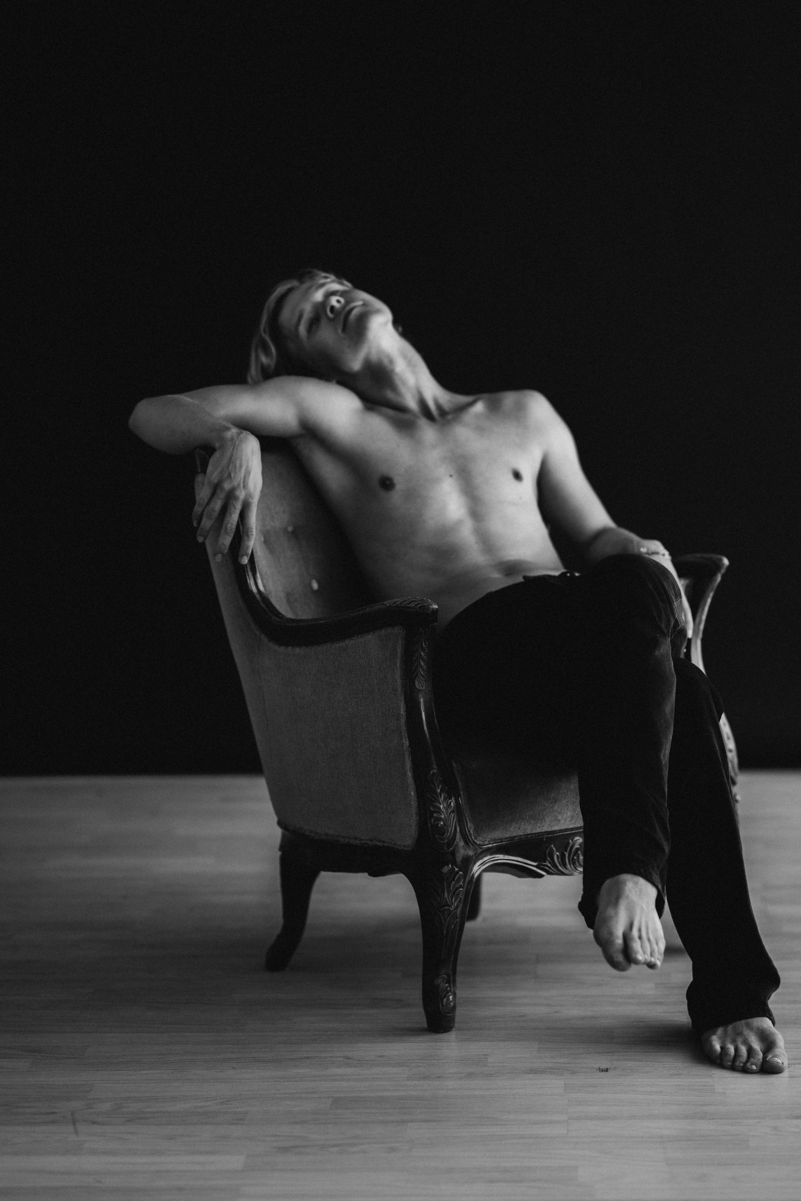DANCERS. Victoria Olonen – Cinematic Portrait Artist | Helsinki & Europe