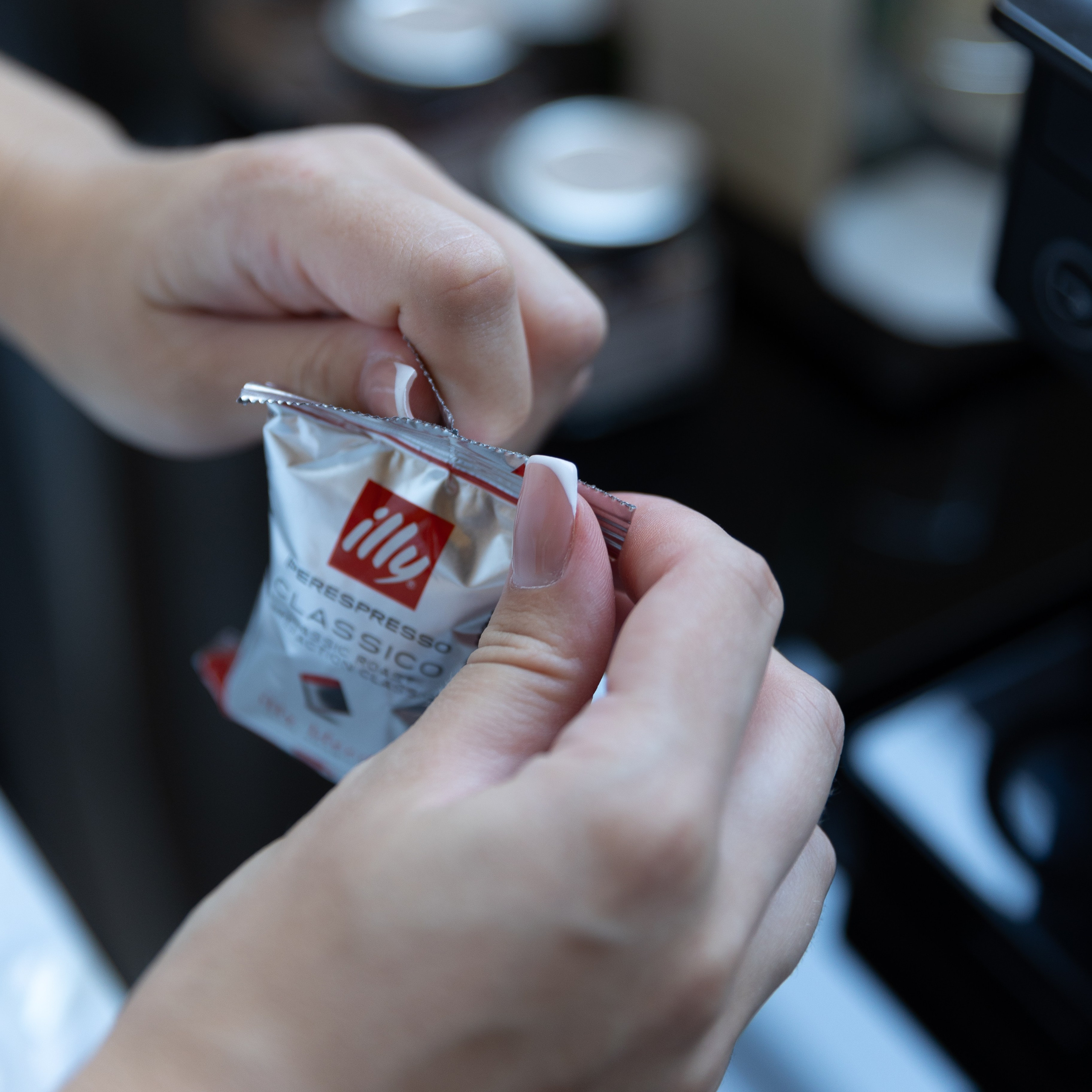 ROMA LUXUS. Elizaveta Razumova | Fotografa Cinematica per Love Story, Matrimoni e Ritratti