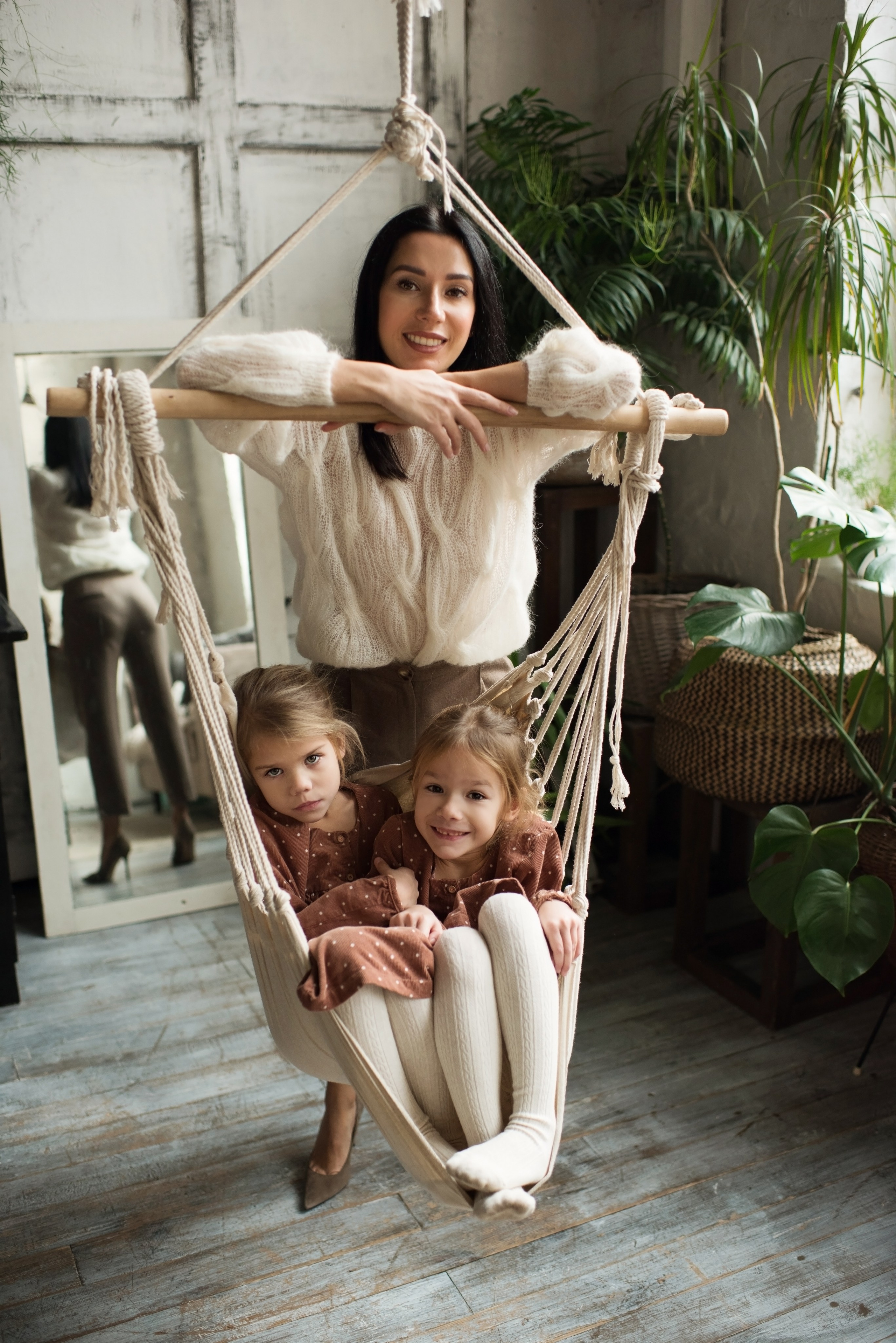 Christmas story. Newborn, pregnancy, family photographer in New Jersey