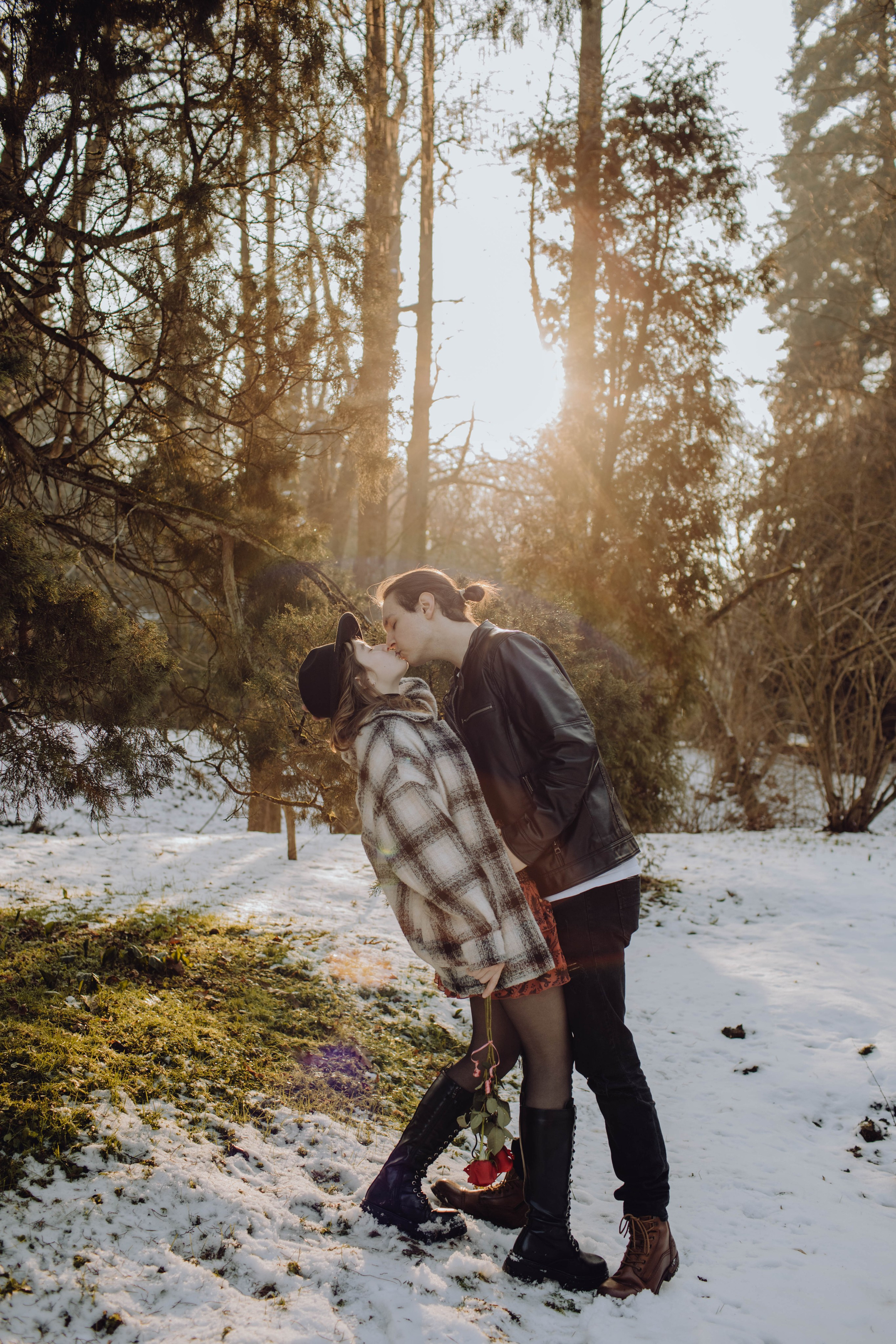 Serafim & Beatrice. Wedding & couple photographer from Romania Rut Vetan