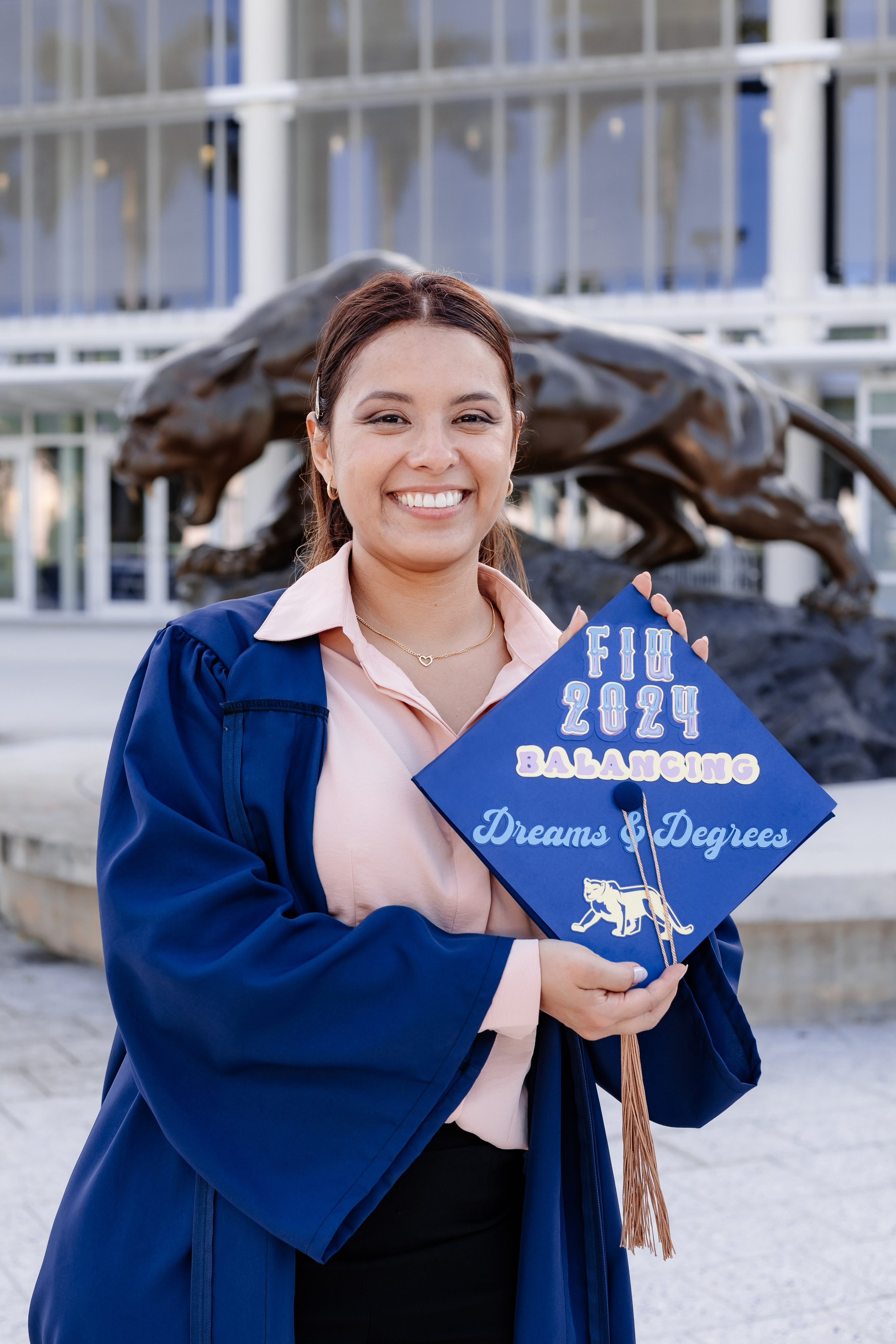 Decorating your graduation cap: do’s and don’ts. Portrait and graduation photographer Marina Simanava