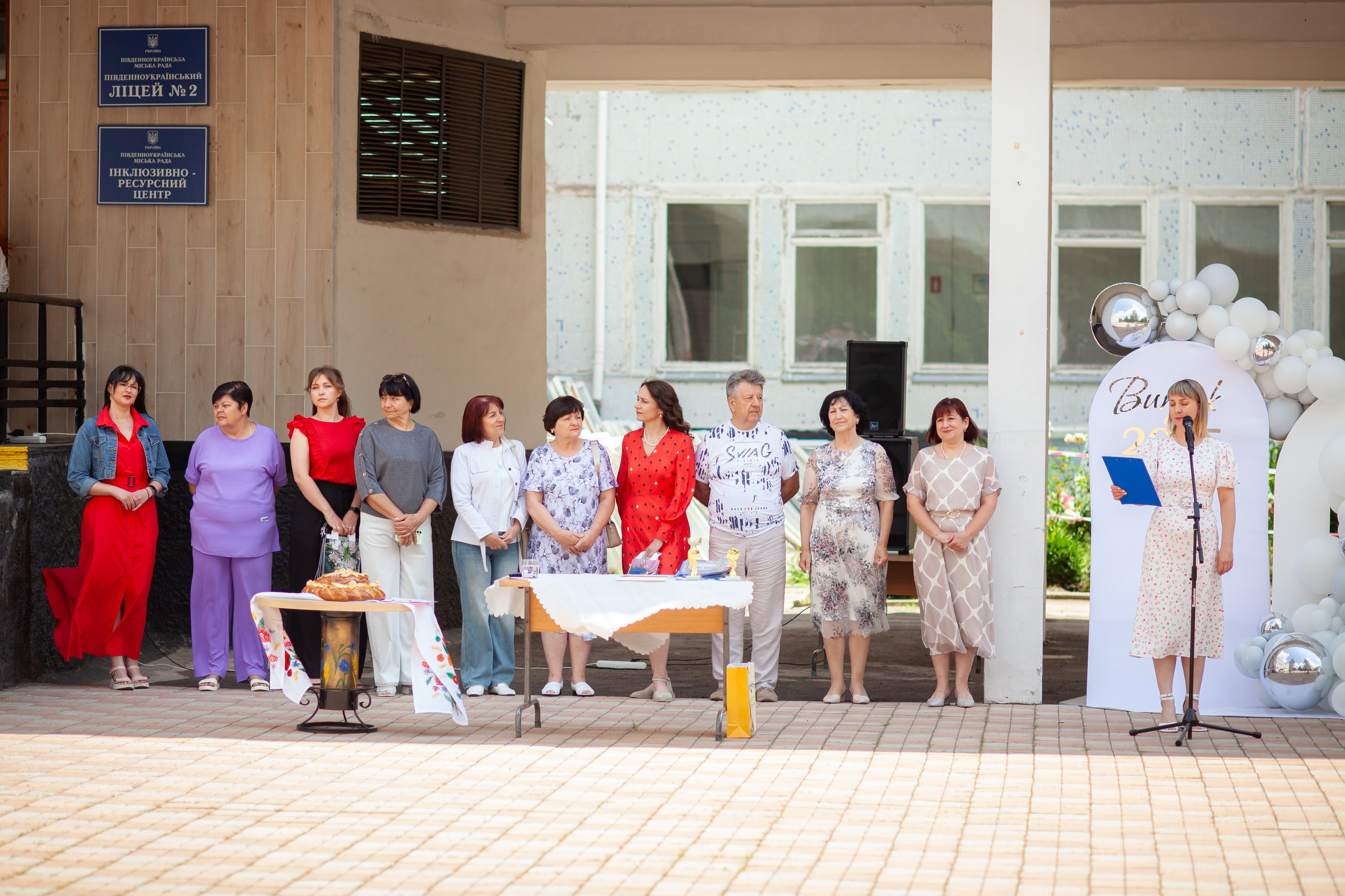 Пример фотосессии последний звонок и выпускной 11А, все в куче по очереди