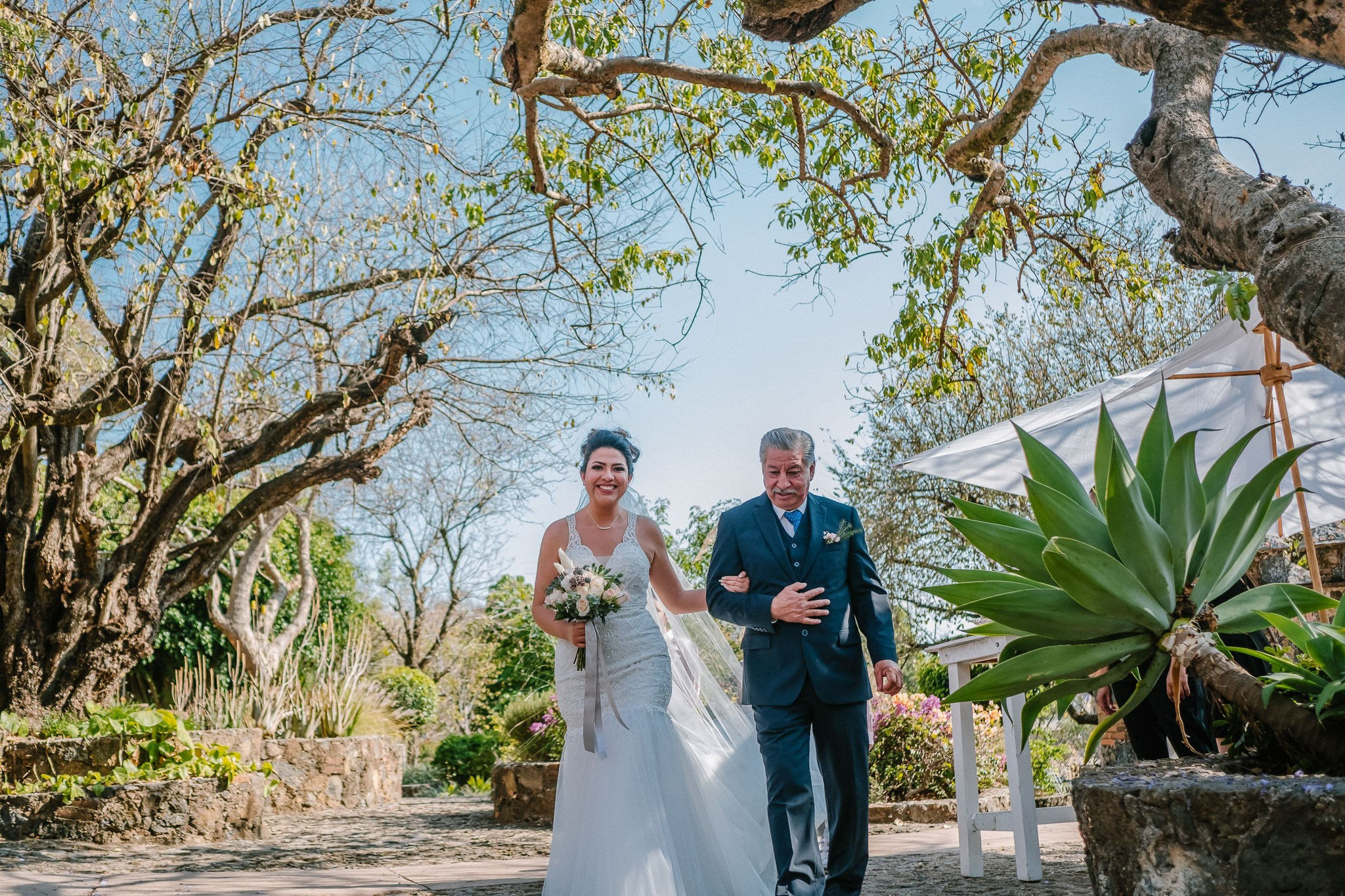 Yenisel & Raul / Tepoztlan. Wedding and family photographer in Mexico City