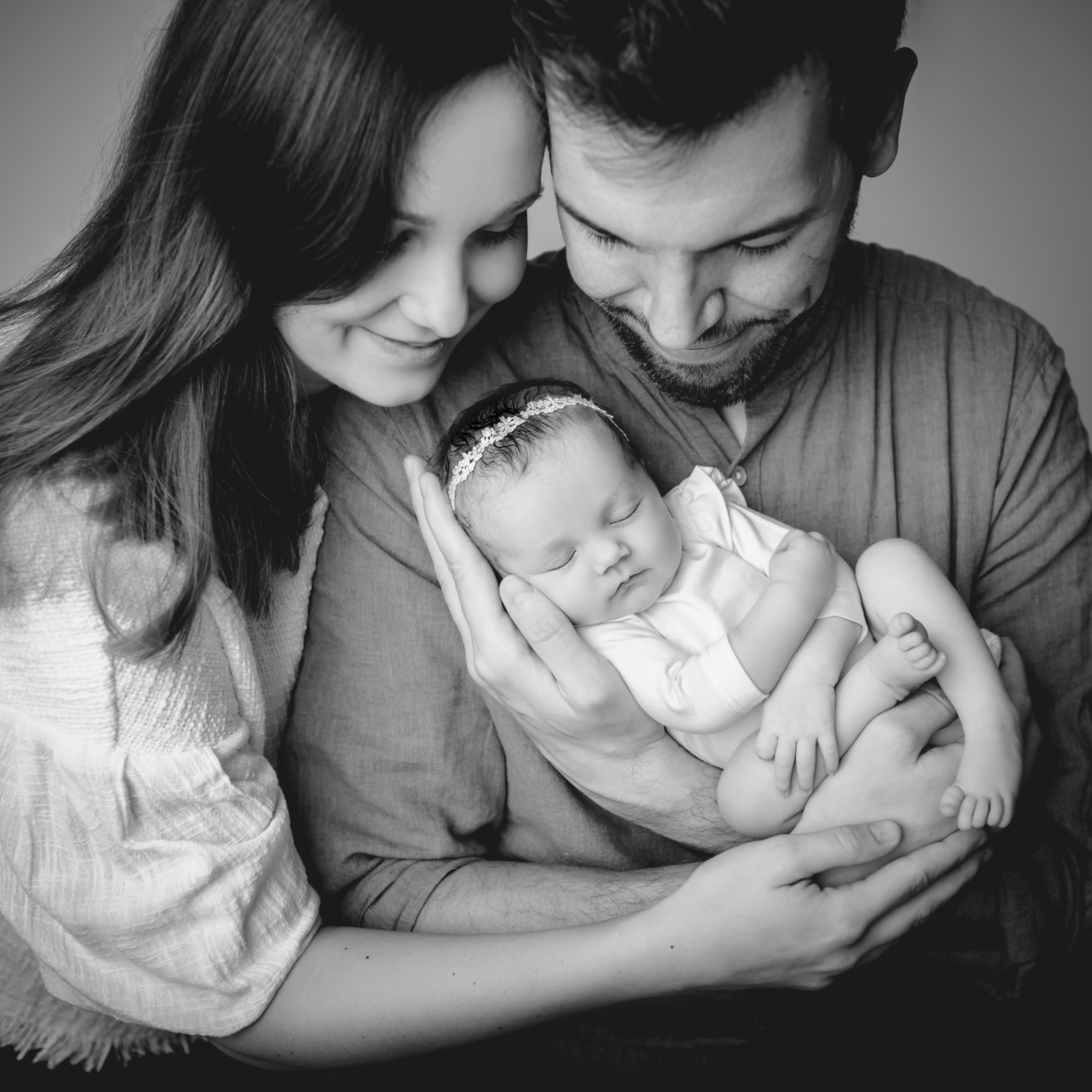 Family photoshoot. Newborn photographer and Photography Educator in Prague Yana Stelmakh