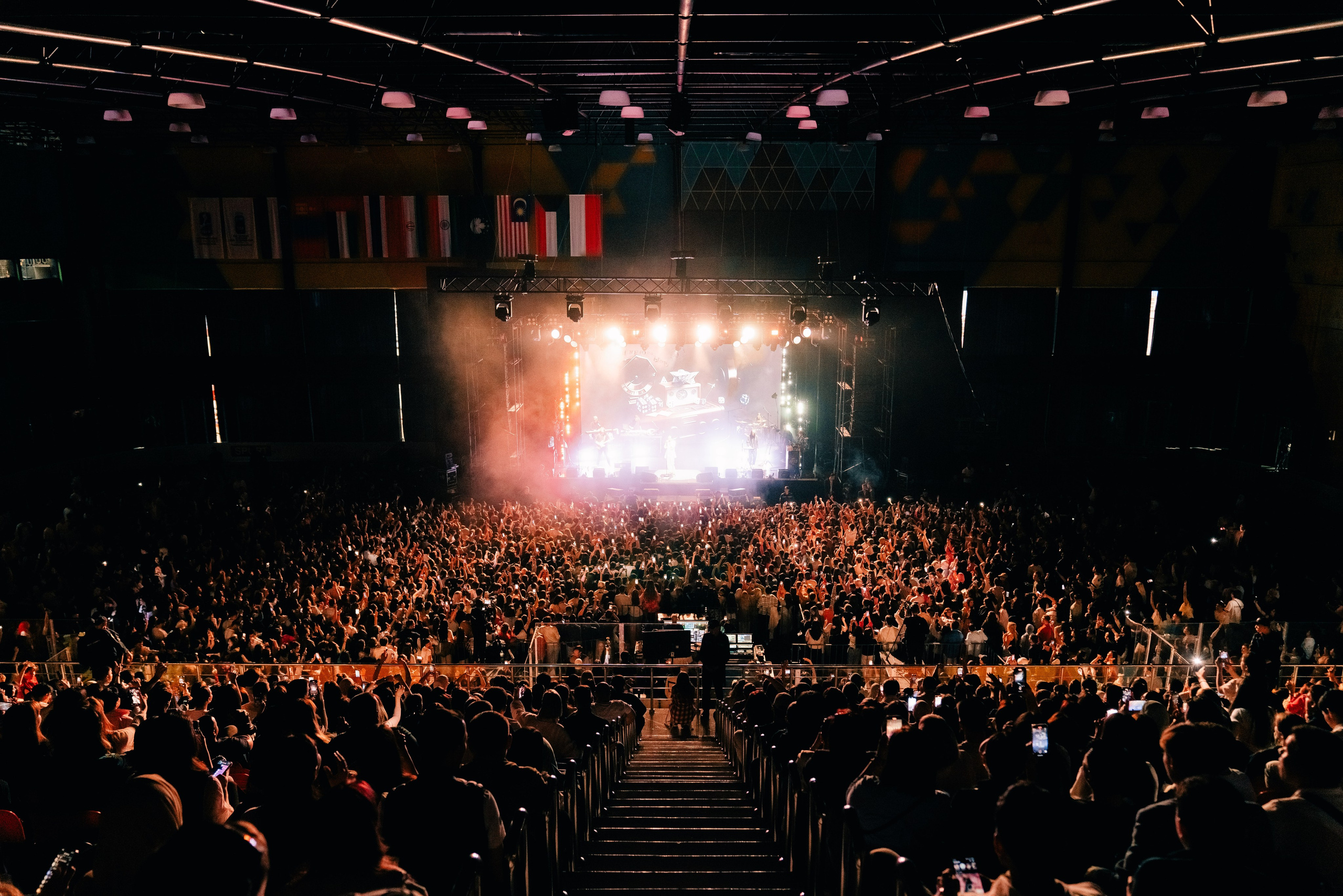 Репортажная съемка выступления артиста МОТ. Фотограф в Узбекистане и Самарканде Джасур Марупов