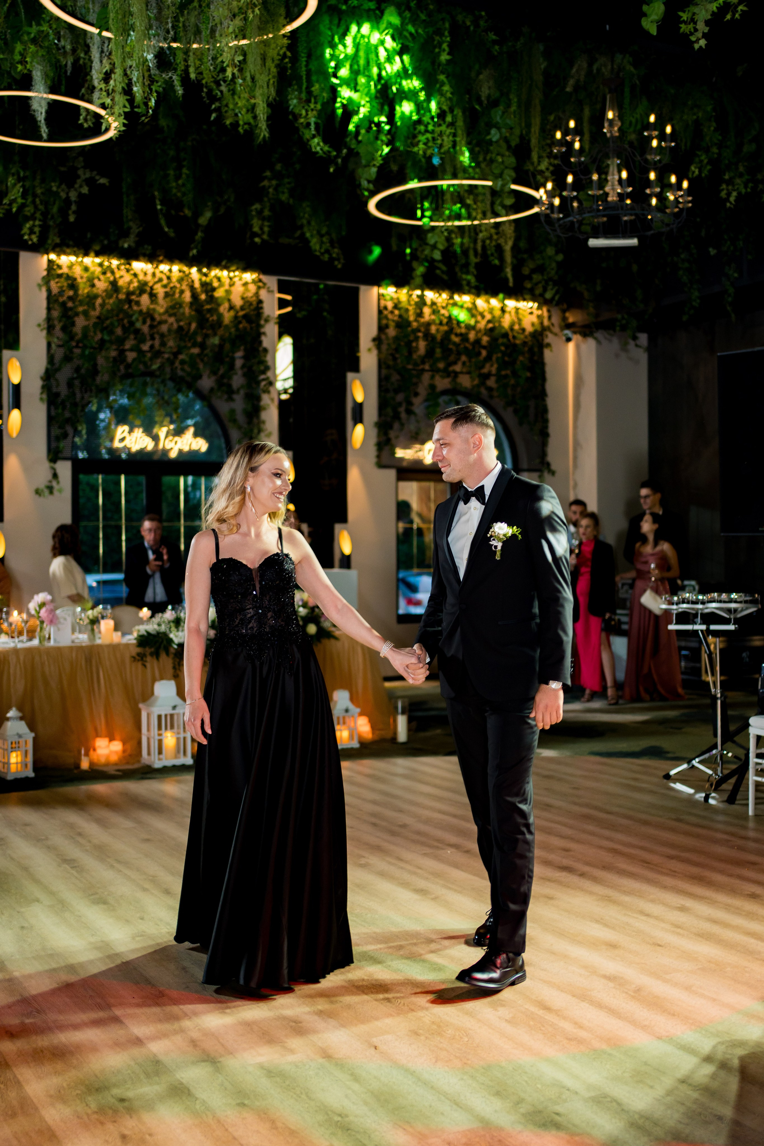 PARTY. Gabriel Florea — Fotograf nuntă București