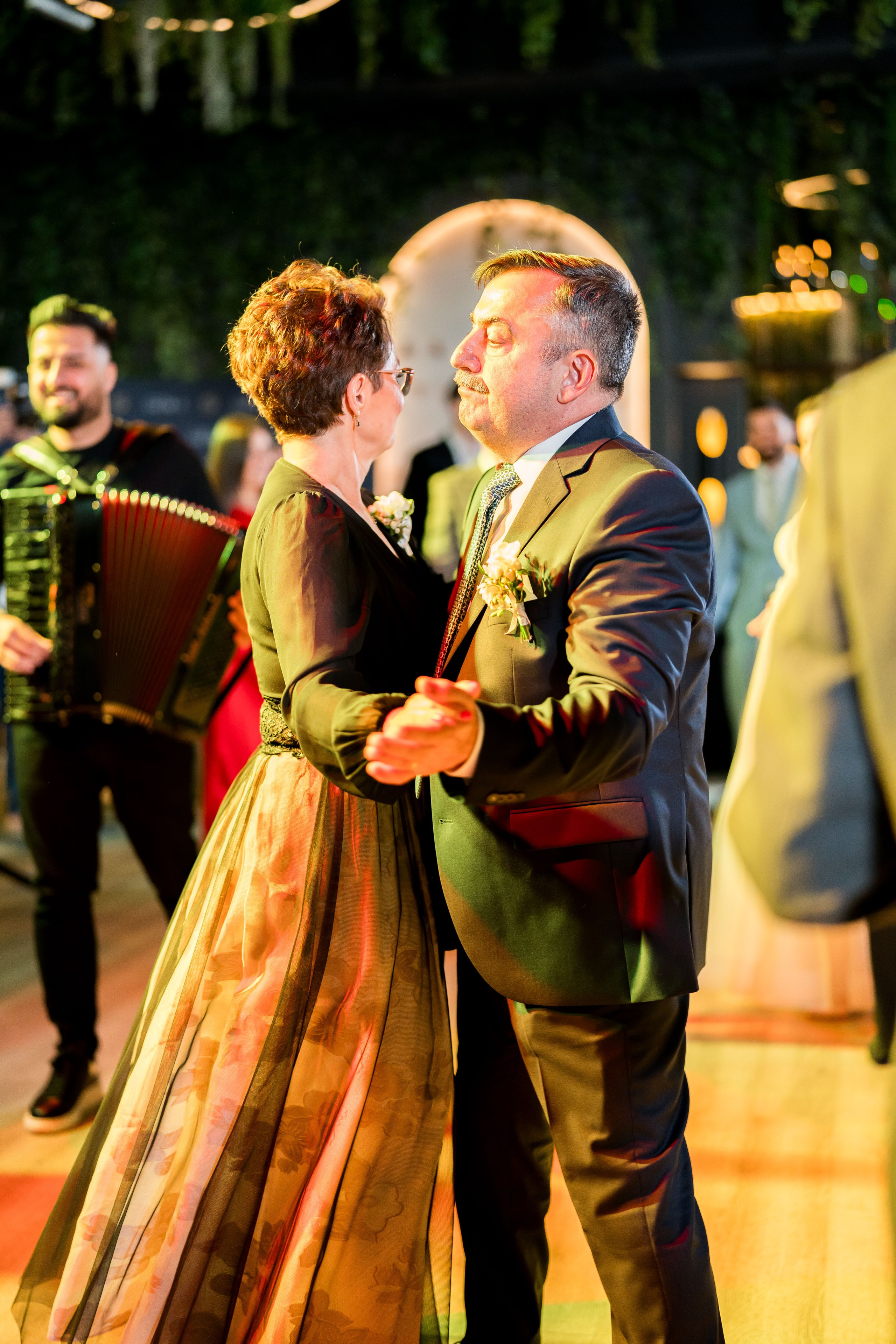 PARTY. Gabriel Florea — Fotograf nuntă București