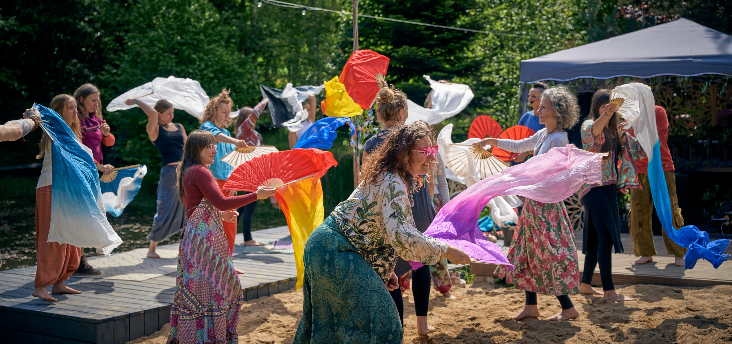 „Wachlarze na Plaży” - warsztat Nadii Szypiłow na Mikrofestiwalu „2uRodziny Turkusowej Wyspy”. Andriej Szypilow — Photography & Videography