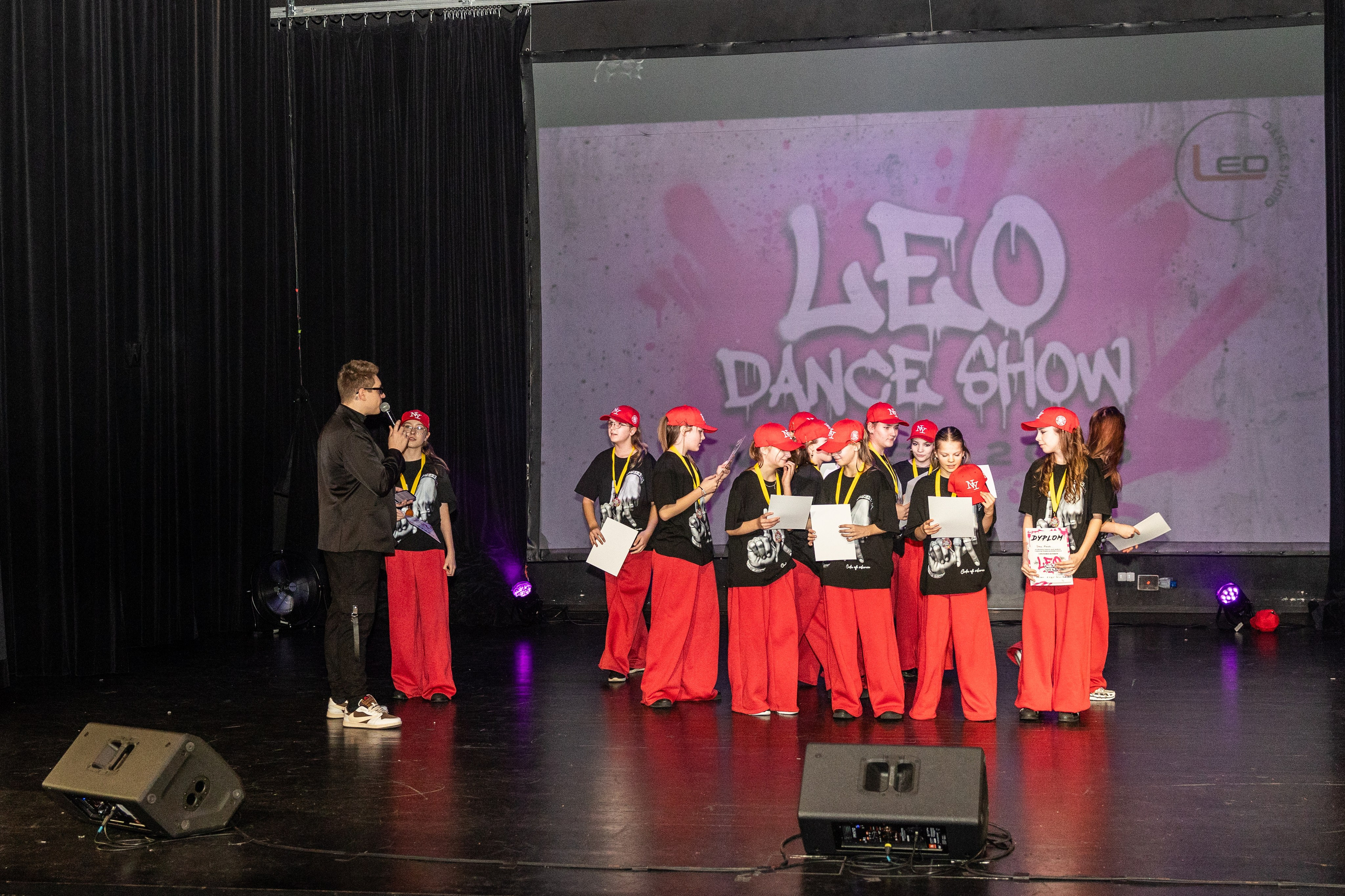 LEO DANCE SHOW WINTER 2025. Семейный и детский фотограф в Варшаве Мила Бобровская