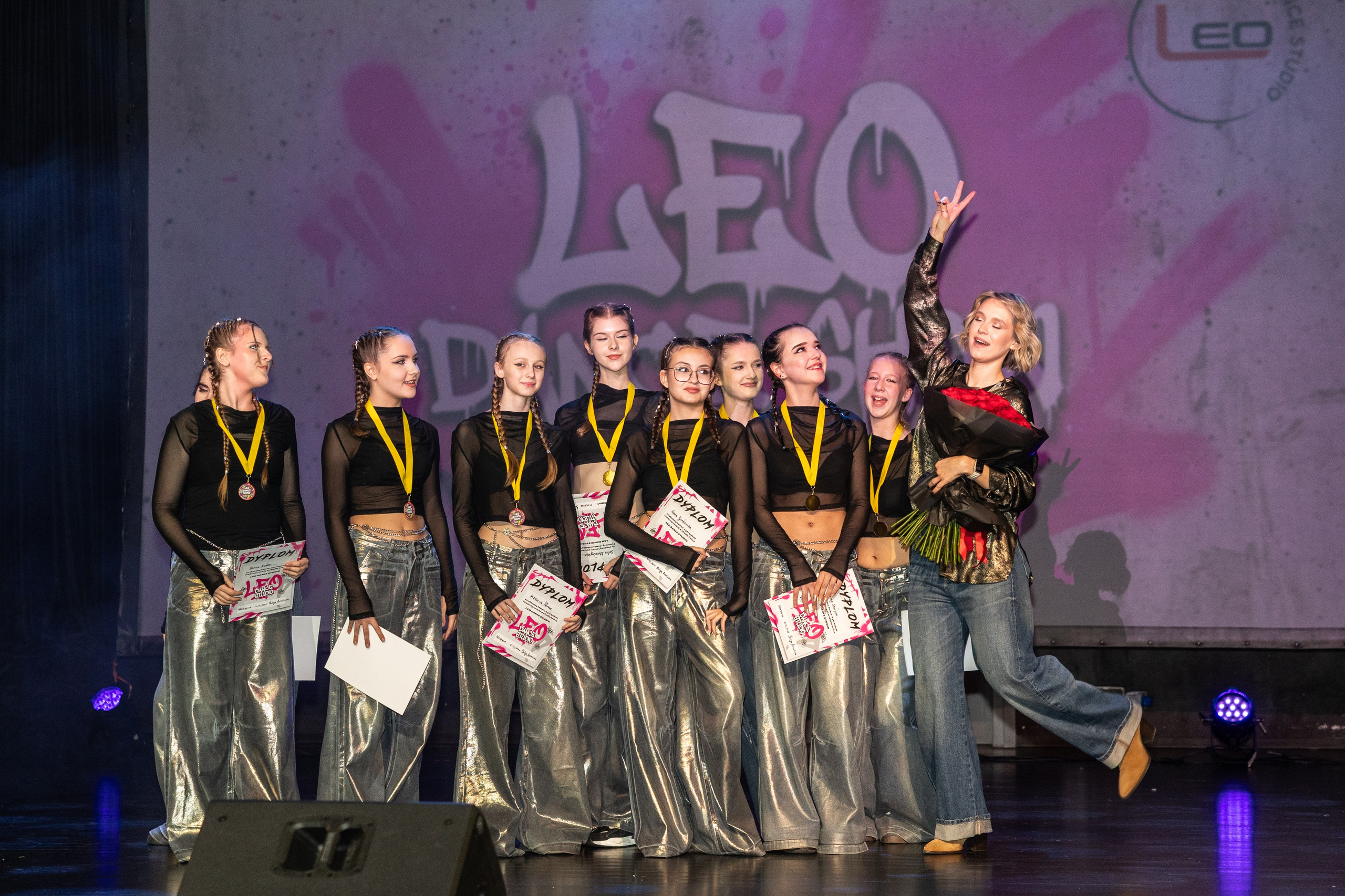 LEO DANCE SHOW WINTER 2025. Семейный и детский фотограф в Варшаве Мила Бобровская