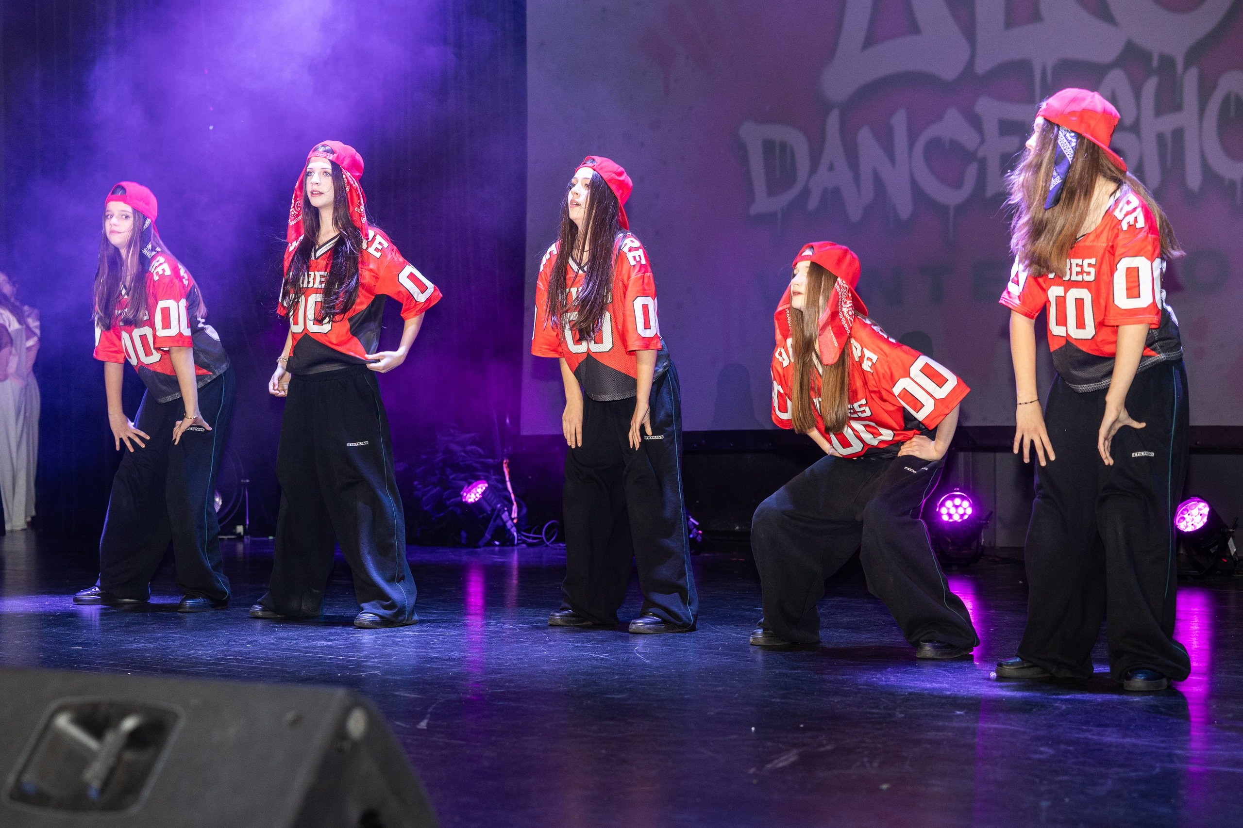 LEO DANCE SHOW WINTER 2025. Семейный и детский фотограф в Варшаве Мила Бобровская