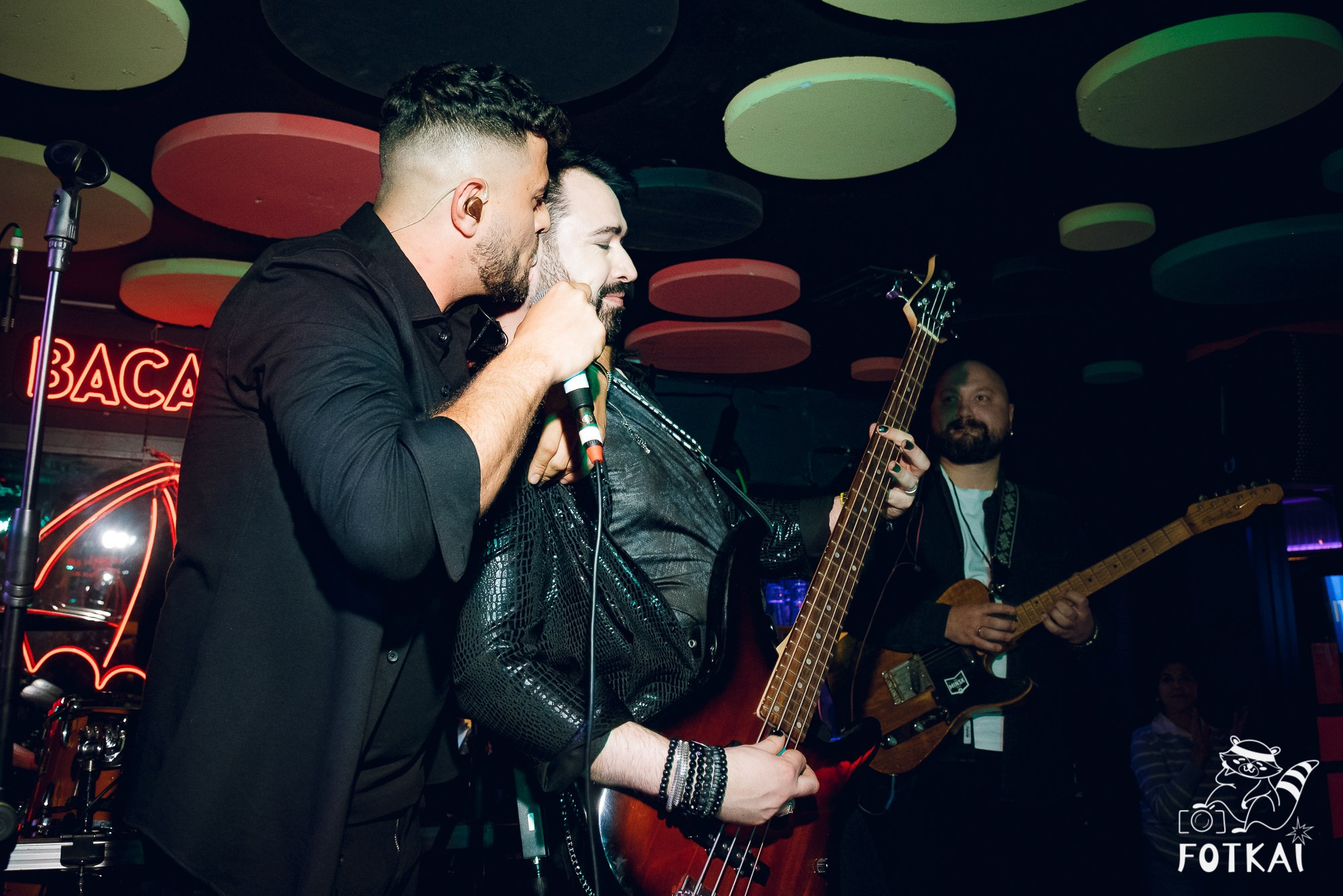 Концерт Delyrio в Confetti Playa Alicante — живое выступление группы, февраль 2026 | FOTKAI