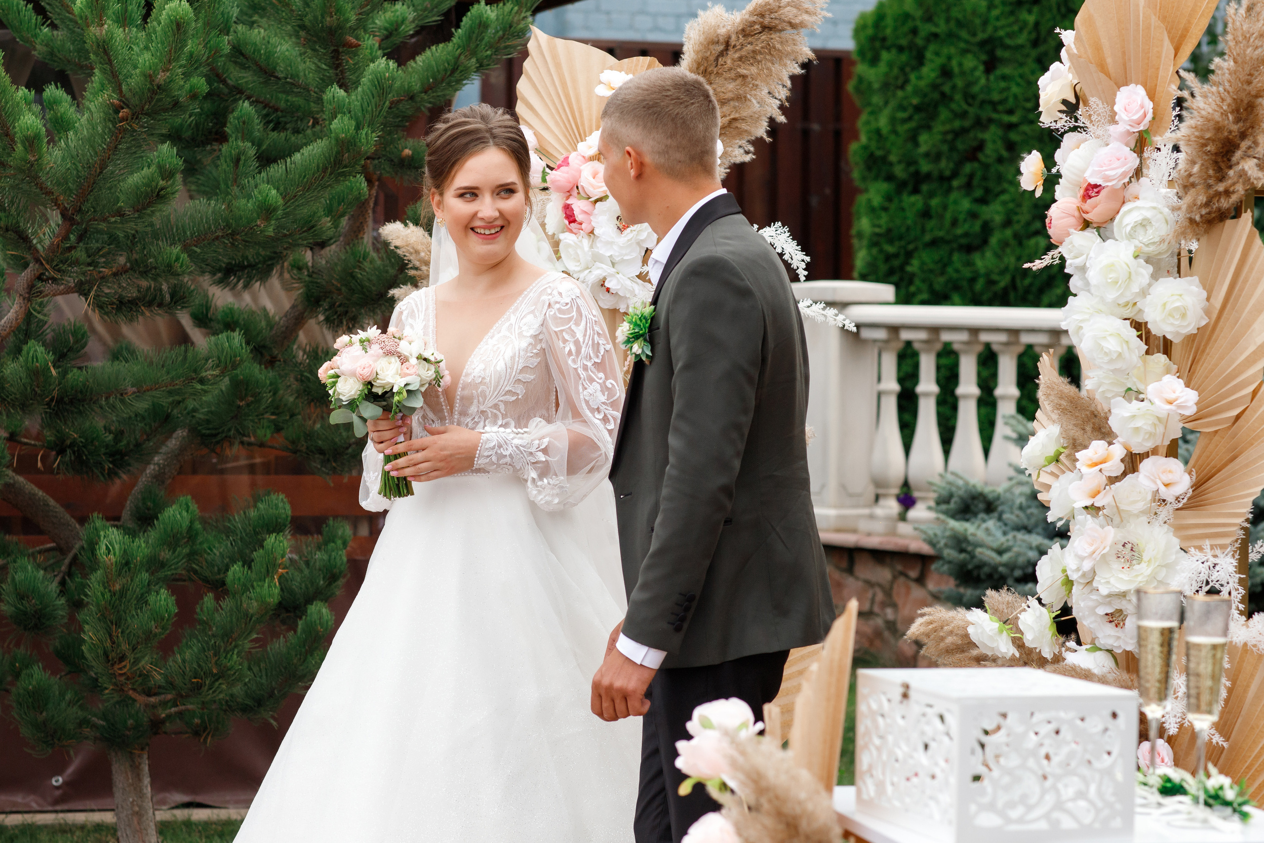 Weddings. Wedding & family photographer in Dorset, England. Nataliia Honcharenko