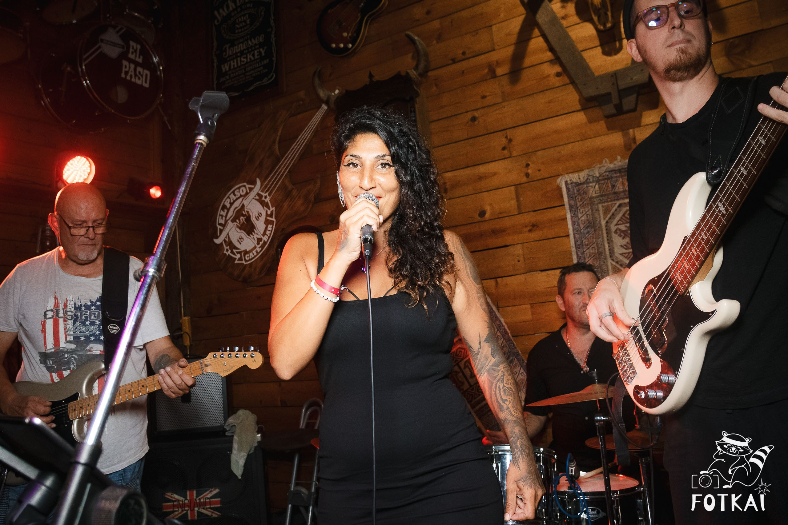 El Paso Rock Bar Torrevieja: Reportaje fotográfico 19.09.25 | FOTKAI