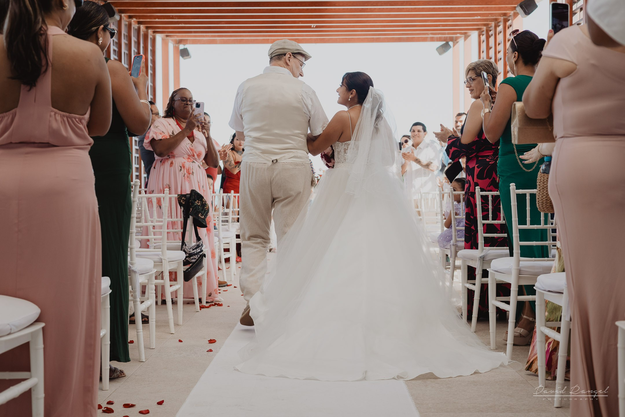 Destination Wedding in the Riviera Maya. Destination wedding photographer based in Cancun and Riviera Maya with service worldwide
