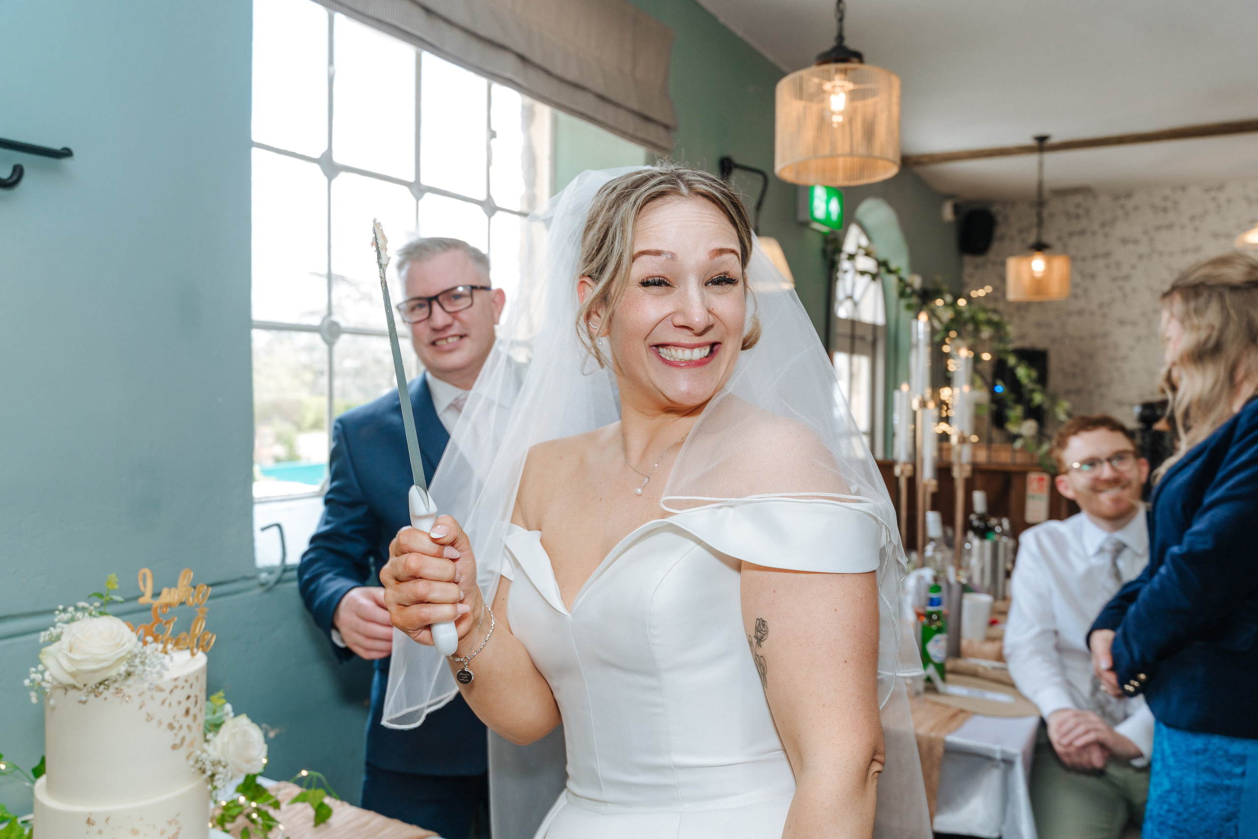 Luke and Nicola’s wedding at Danson House. Photographer in England Ekaterina Romanova