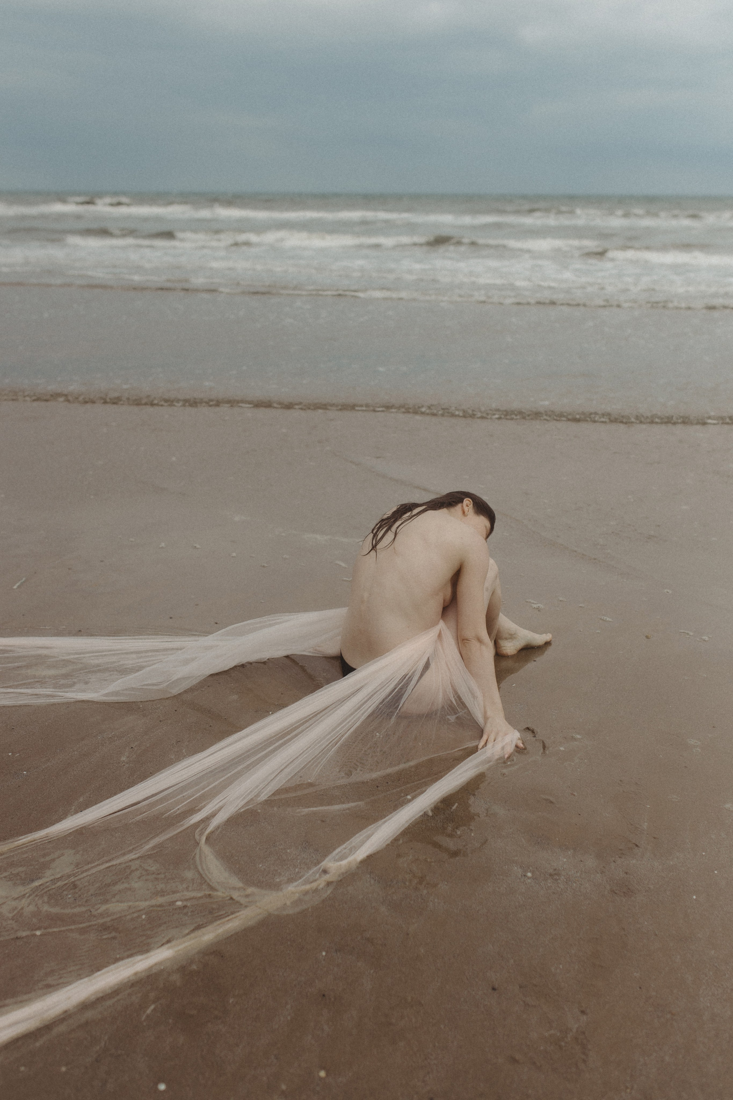 Seaside Session. Wedding and Portrait Photographer Evie Moon